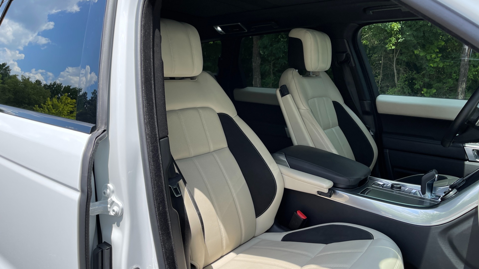 Used 2019 Land Rover Range Rover Sport DYNAMIC / BLACKOUT PACK / VISION ASSIST / 22IN WHEELS for sale Sold at Formula Imports in Charlotte NC 28227 48