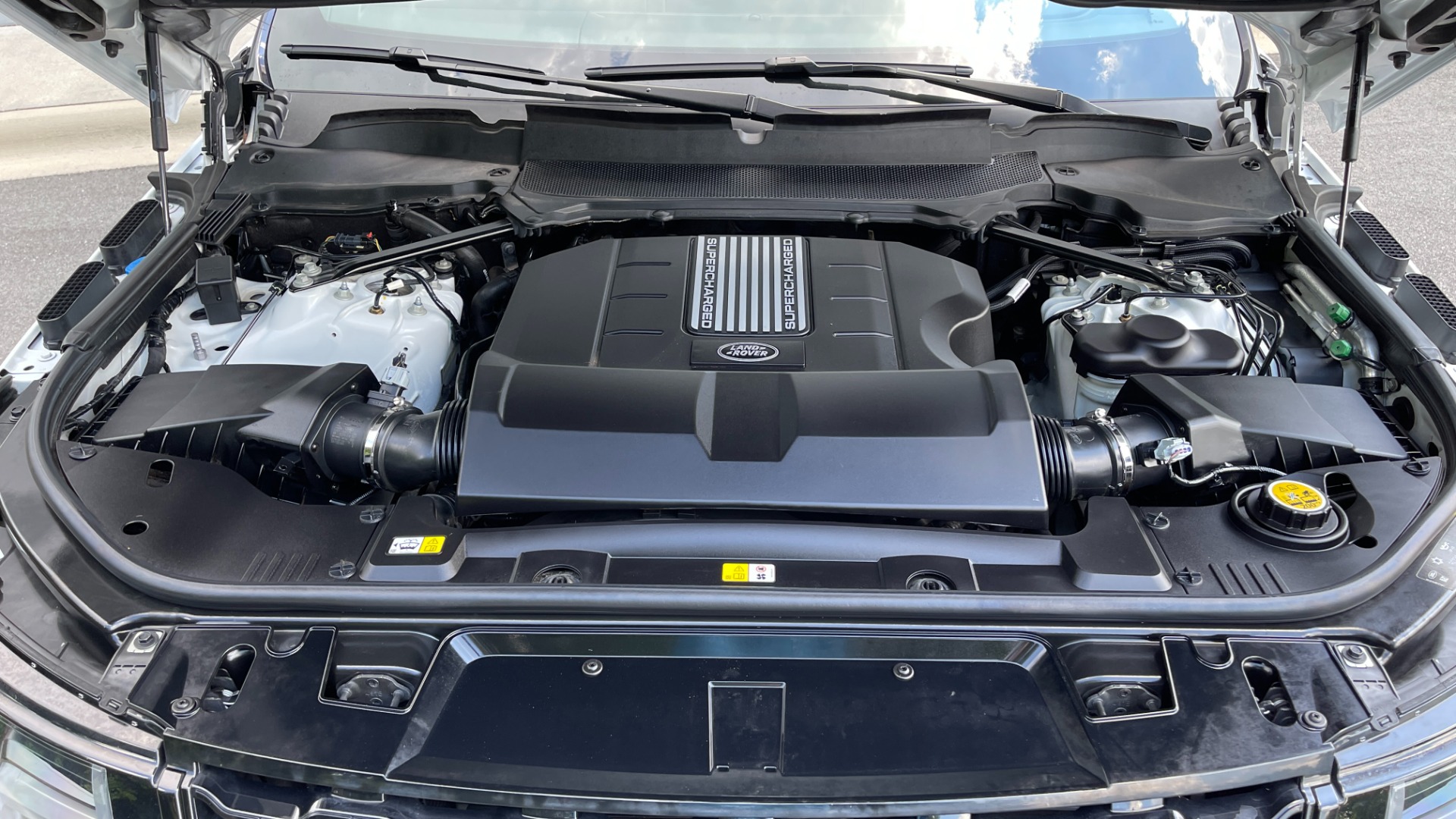 Used 2019 Land Rover Range Rover Sport DYNAMIC / BLACKOUT PACK / VISION ASSIST / 22IN WHEELS for sale Sold at Formula Imports in Charlotte NC 28227 56