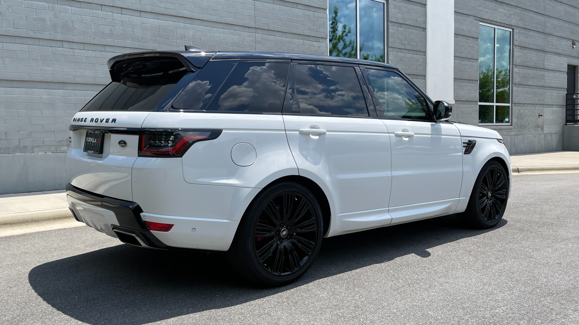 Used 2019 Land Rover Range Rover Sport DYNAMIC / BLACKOUT PACK / VISION ASSIST / 22IN WHEELS for sale Sold at Formula Imports in Charlotte NC 28227 6