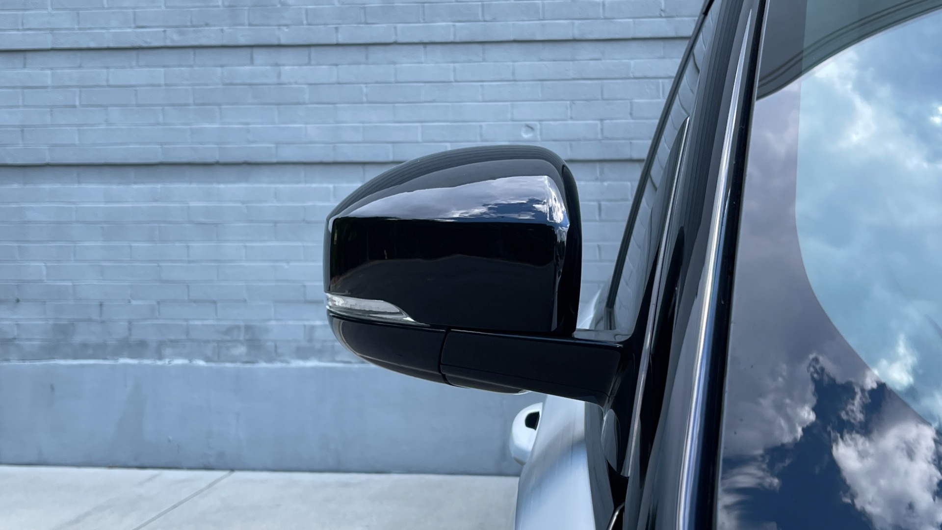Used 2019 Land Rover Range Rover Sport DYNAMIC / BLACKOUT PACK / VISION ASSIST / 22IN WHEELS for sale Sold at Formula Imports in Charlotte NC 28227 61