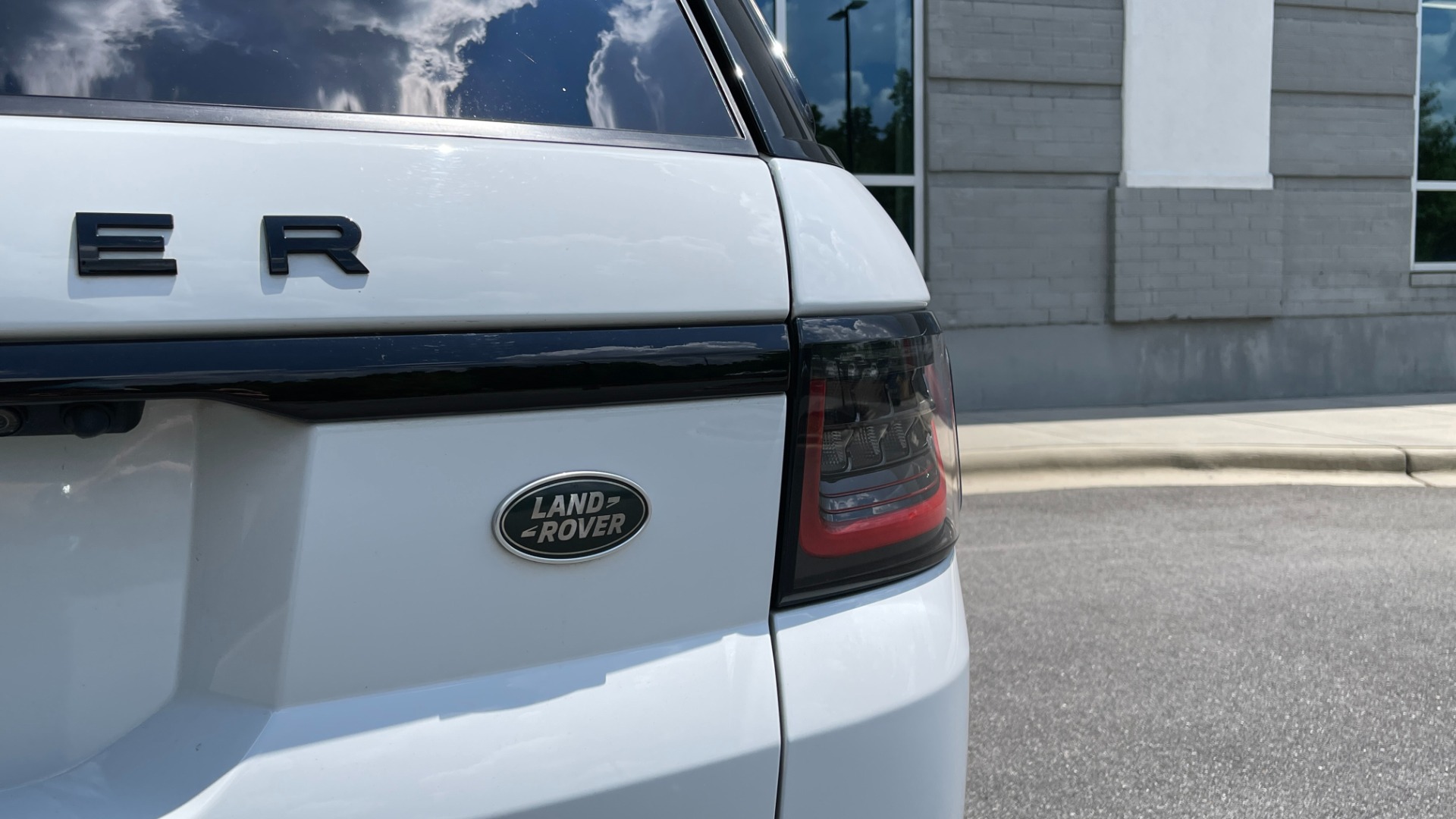 Used 2019 Land Rover Range Rover Sport DYNAMIC / BLACKOUT PACK / VISION ASSIST / 22IN WHEELS for sale Sold at Formula Imports in Charlotte NC 28227 64