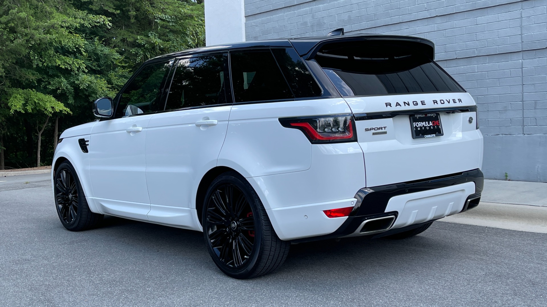 Used 2019 Land Rover Range Rover Sport DYNAMIC / BLACKOUT PACK / VISION ASSIST / 22IN WHEELS for sale Sold at Formula Imports in Charlotte NC 28227 7