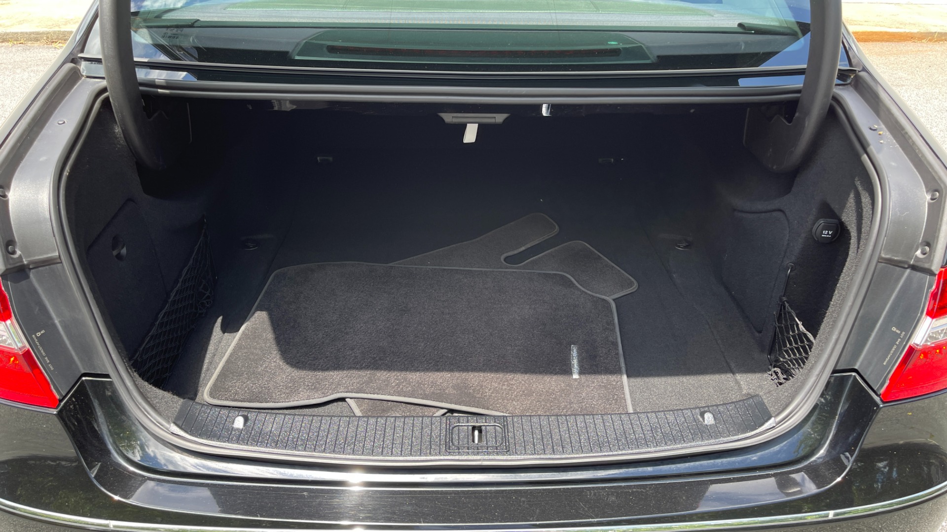 Used 2013 Mercedes-Benz E-Class E 350 LUXURY / PREMIUM 1 / NAV / MASSAGE SEATS / BLIND SPOT for sale Sold at Formula Imports in Charlotte NC 28227 18