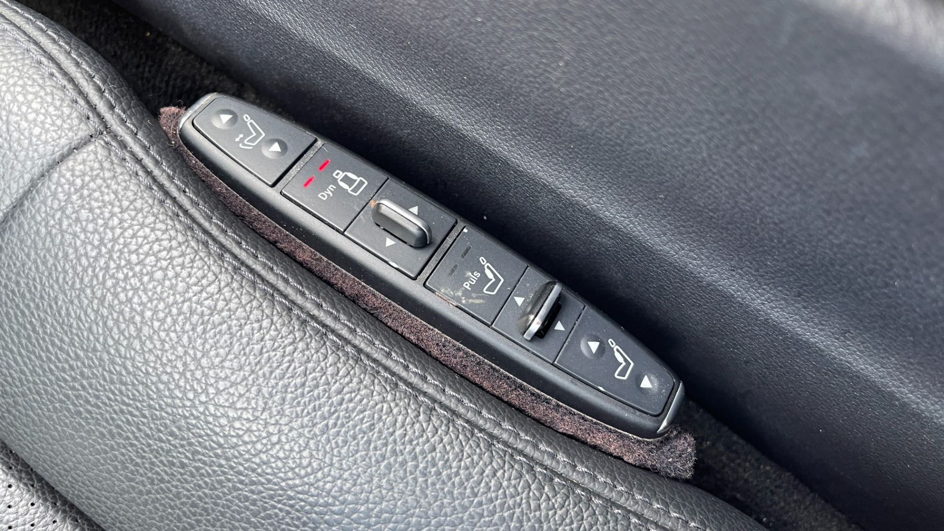 Used 2013 Mercedes-Benz E-Class E 350 LUXURY / PREMIUM 1 / NAV / MASSAGE SEATS / BLIND SPOT for sale $14,495 at Formula Imports in Charlotte NC 28227 26
