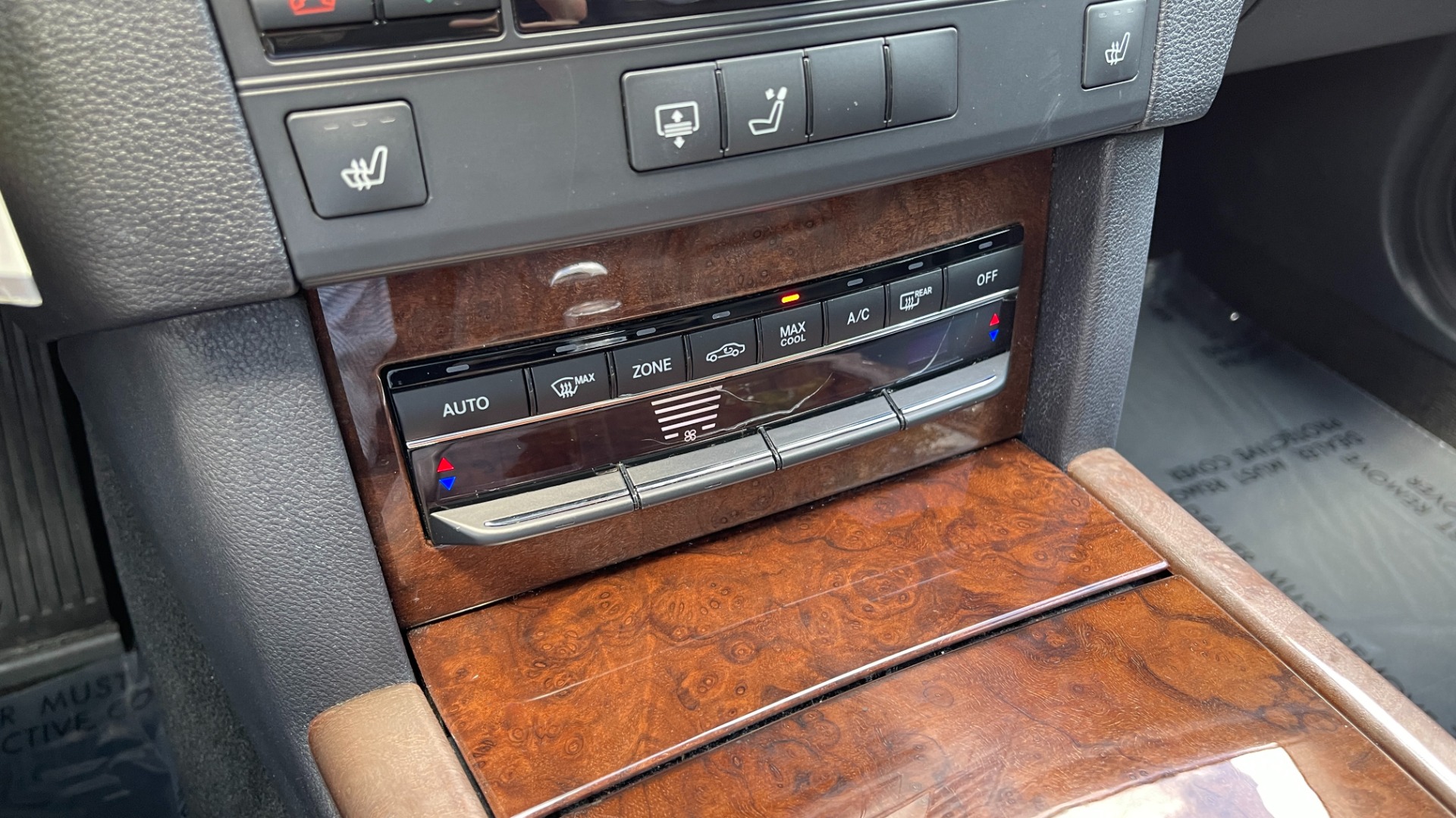 Used 2013 Mercedes-Benz E-Class E 350 LUXURY / PREMIUM 1 / NAV / MASSAGE SEATS / BLIND SPOT for sale Sold at Formula Imports in Charlotte NC 28227 36