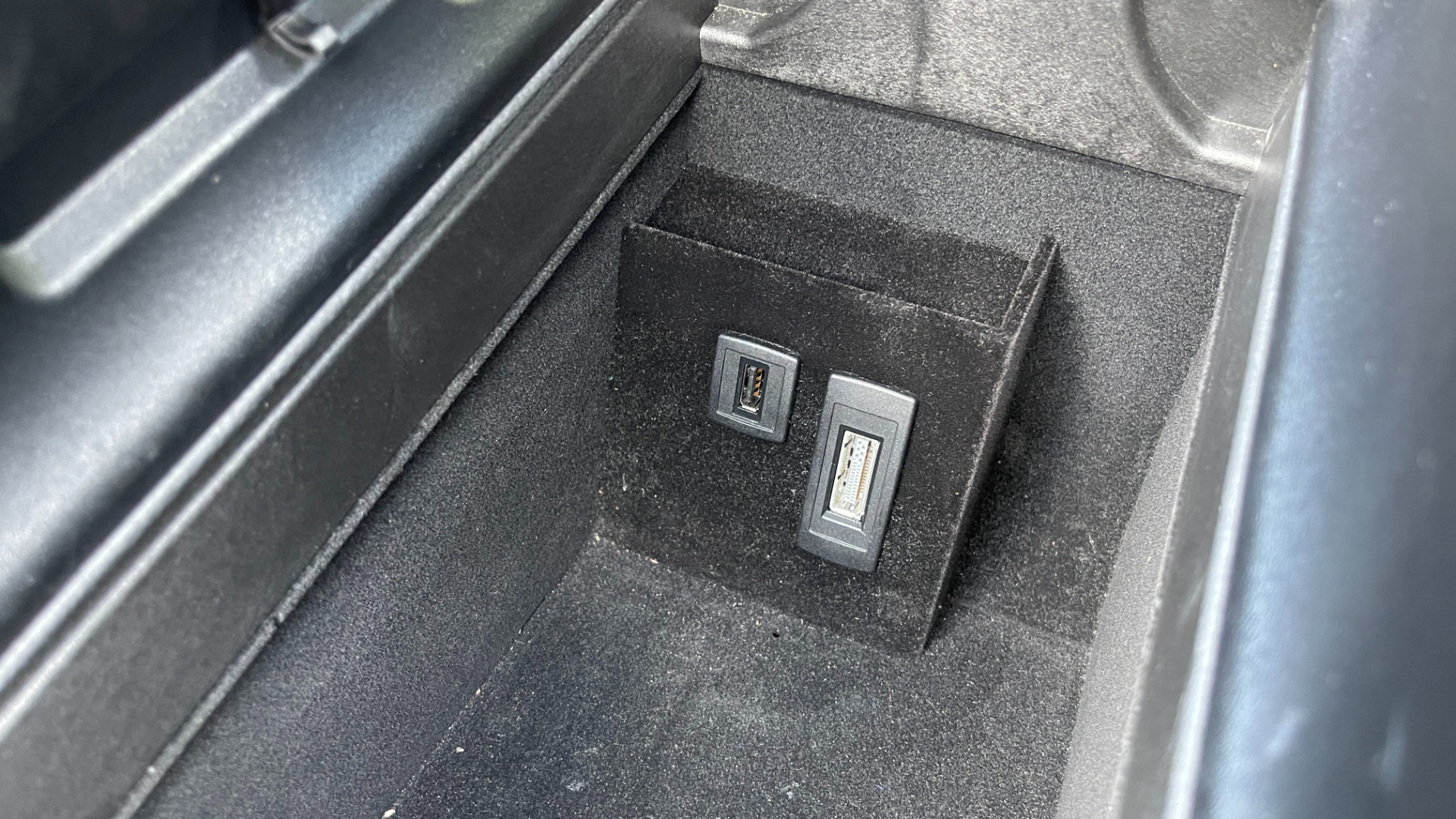 Used 2013 Mercedes-Benz E-Class E 350 LUXURY / PREMIUM 1 / NAV / MASSAGE SEATS / BLIND SPOT for sale Sold at Formula Imports in Charlotte NC 28227 39