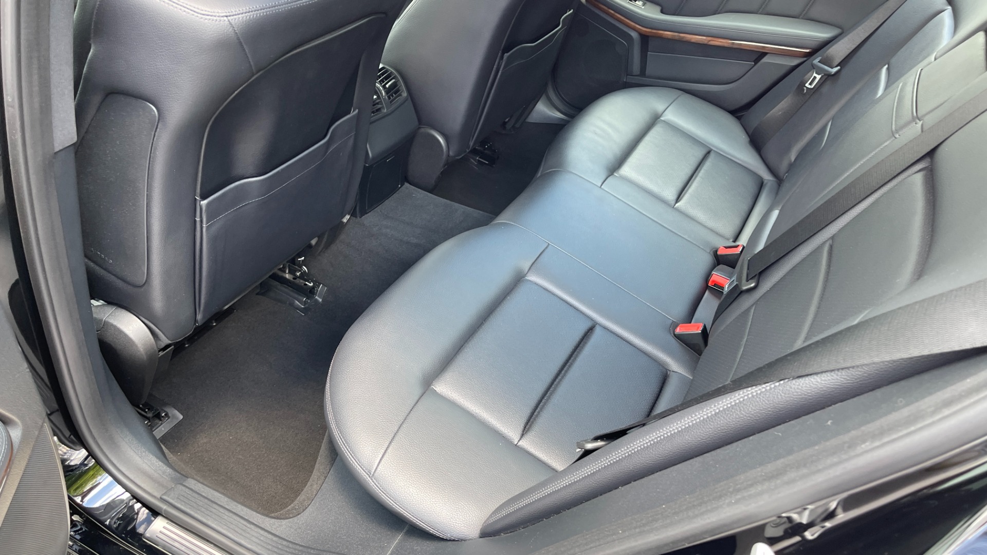 Used 2013 Mercedes-Benz E-Class E 350 LUXURY / PREMIUM 1 / NAV / MASSAGE SEATS / BLIND SPOT for sale Sold at Formula Imports in Charlotte NC 28227 45