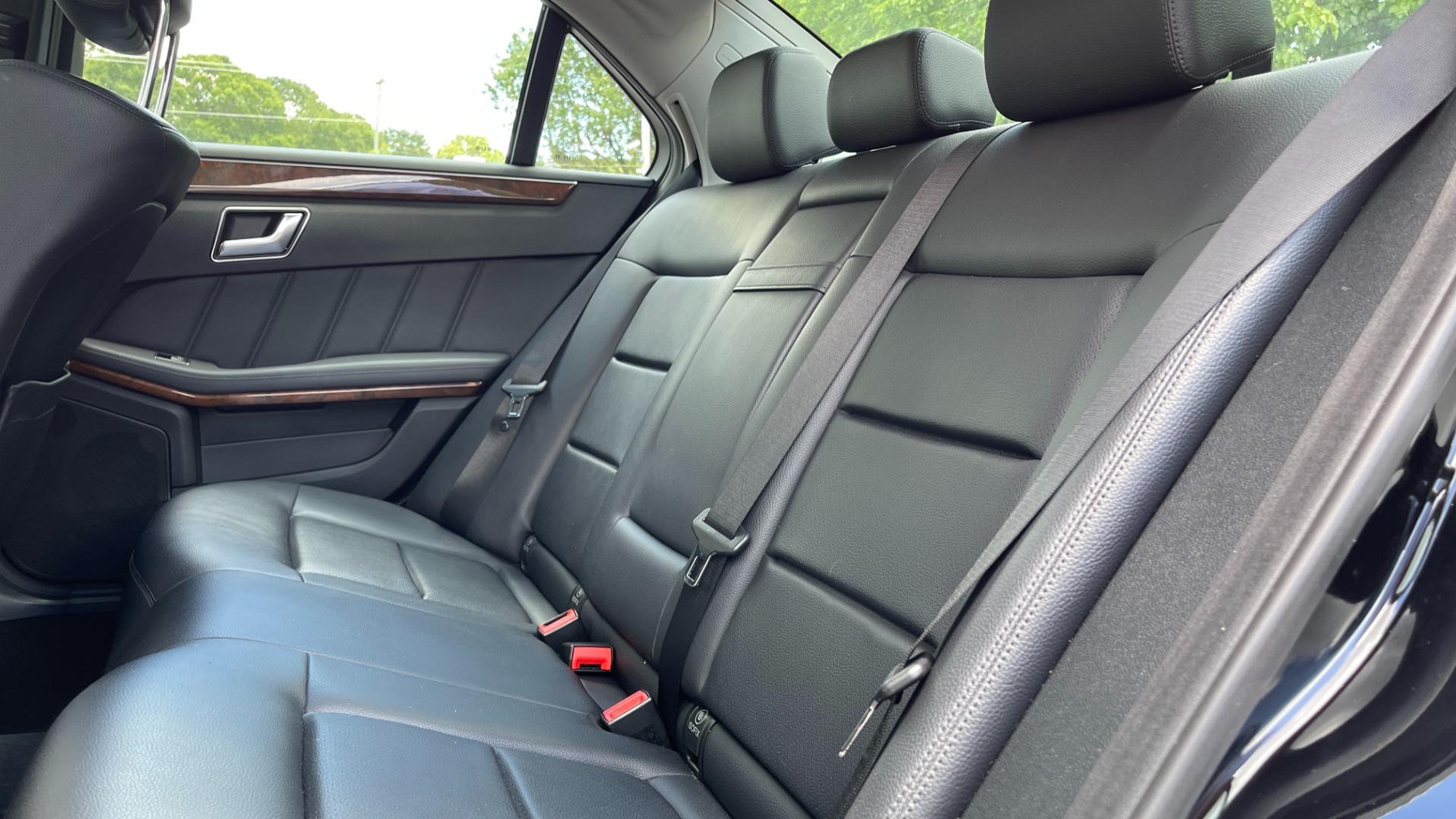 Used 2013 Mercedes-Benz E-Class E 350 LUXURY / PREMIUM 1 / NAV / MASSAGE SEATS / BLIND SPOT for sale $14,495 at Formula Imports in Charlotte NC 28227 46