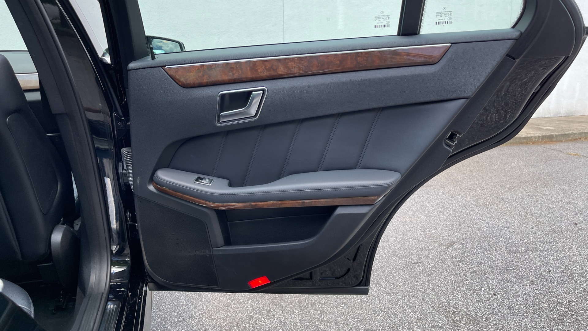 Used 2013 Mercedes-Benz E-Class E 350 LUXURY / PREMIUM 1 / NAV / MASSAGE SEATS / BLIND SPOT for sale Sold at Formula Imports in Charlotte NC 28227 47