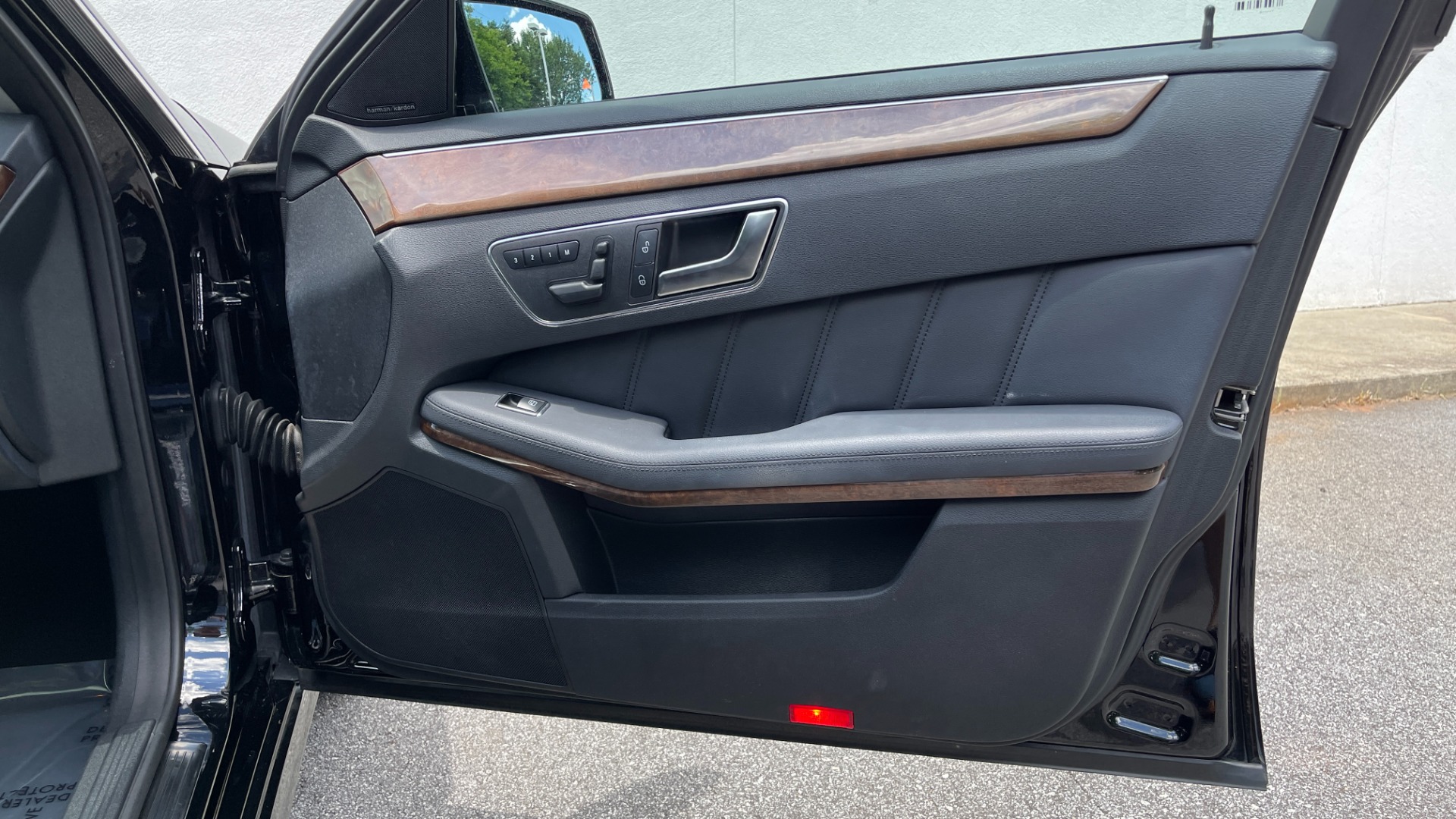 Used 2013 Mercedes-Benz E-Class E 350 LUXURY / PREMIUM 1 / NAV / MASSAGE SEATS / BLIND SPOT for sale Sold at Formula Imports in Charlotte NC 28227 49