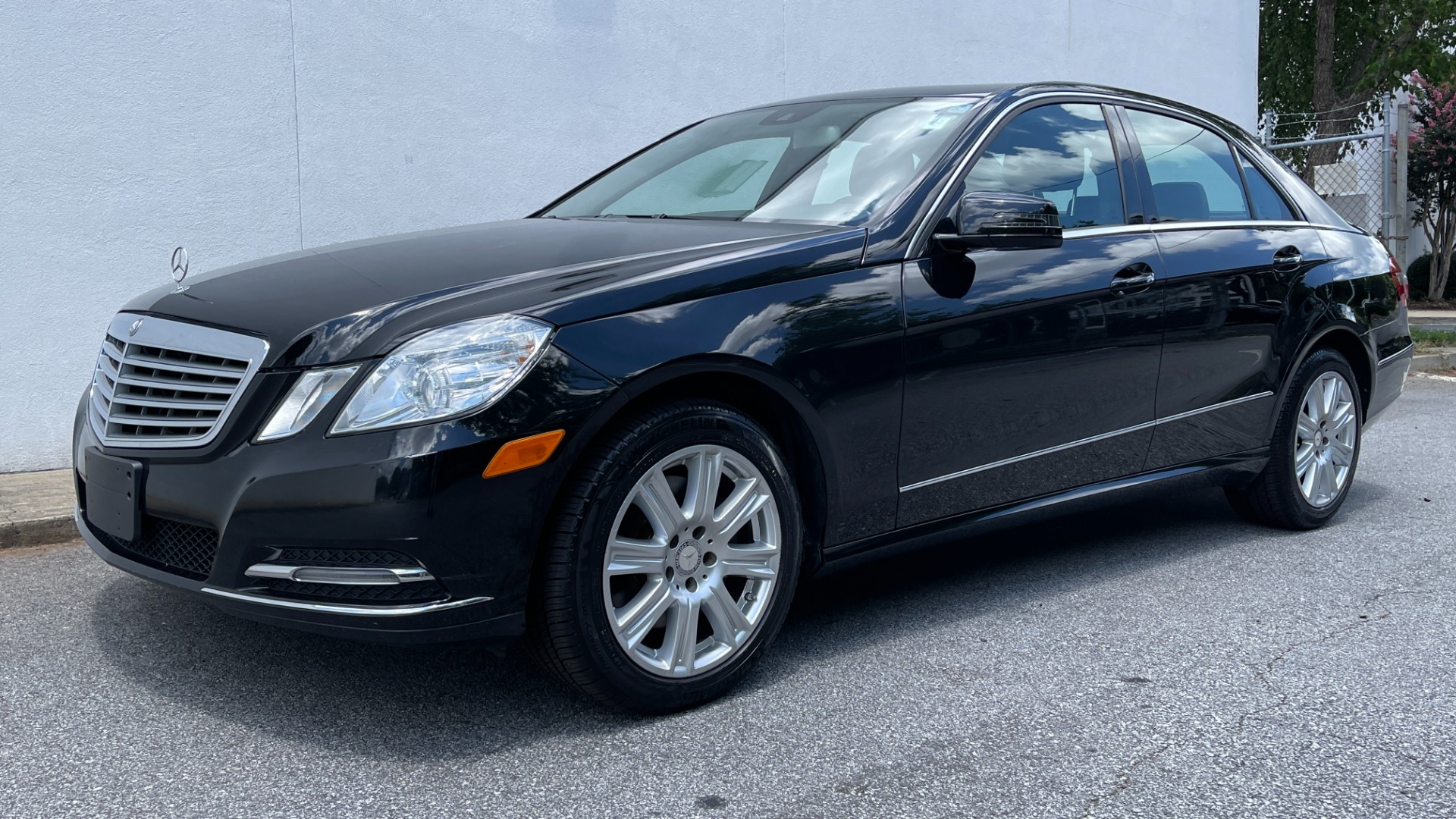 Used 2013 Mercedes-Benz E-Class E 350 LUXURY / PREMIUM 1 / NAV / MASSAGE SEATS / BLIND SPOT for sale Sold at Formula Imports in Charlotte NC 28227 5