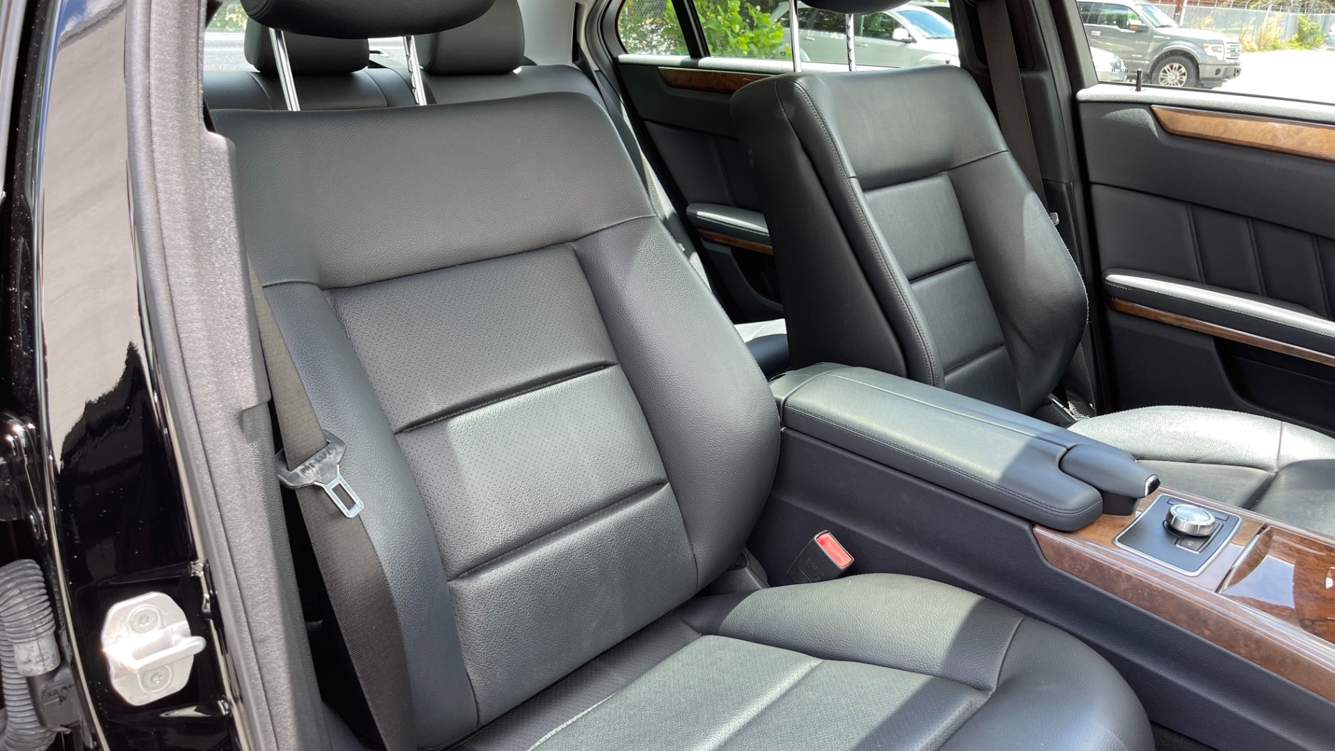Used 2013 Mercedes-Benz E-Class E 350 LUXURY / PREMIUM 1 / NAV / MASSAGE SEATS / BLIND SPOT for sale $14,495 at Formula Imports in Charlotte NC 28227 52
