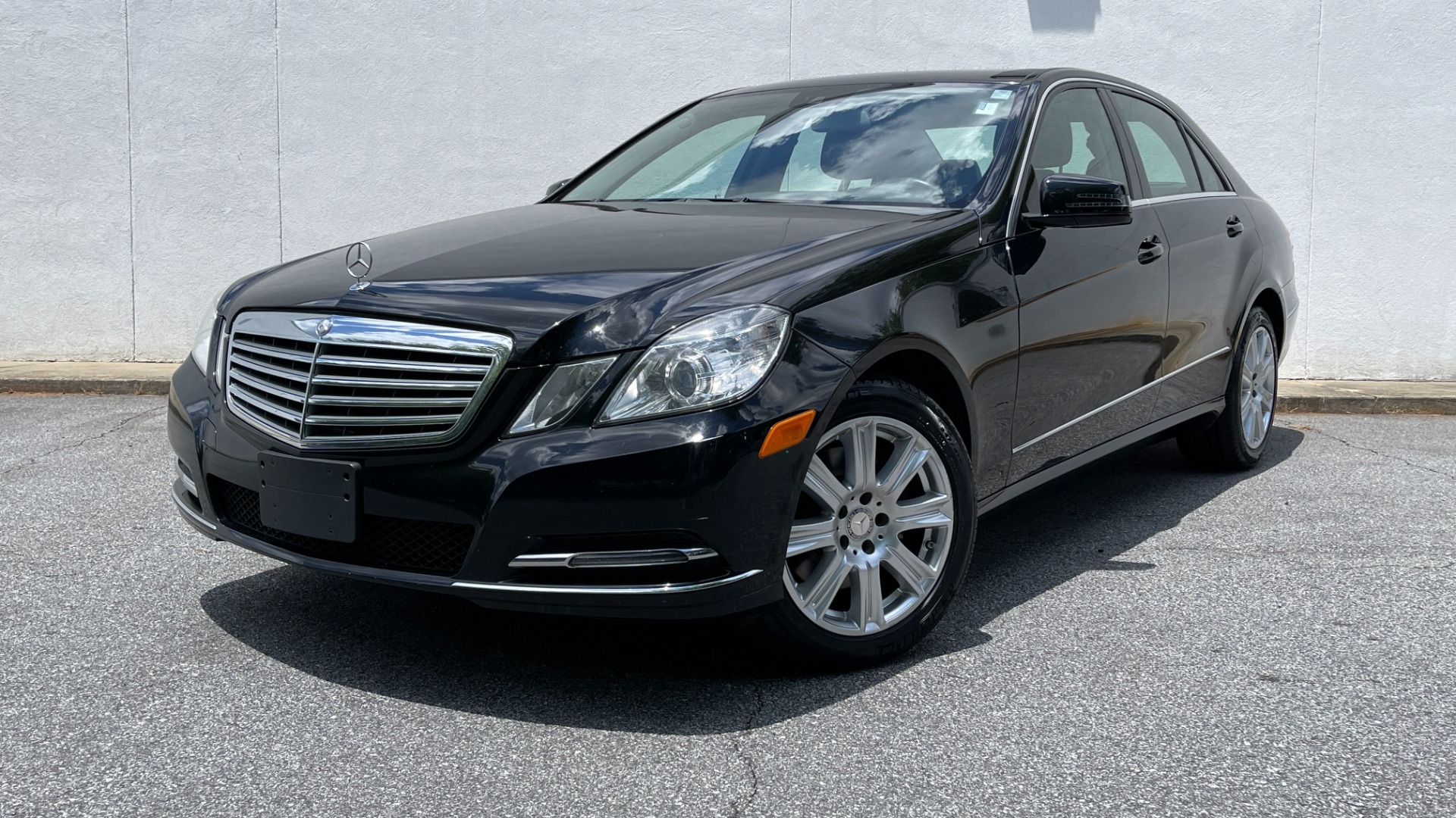 Used 2013 Mercedes-Benz E-Class E 350 LUXURY / PREMIUM 1 / NAV / MASSAGE SEATS / BLIND SPOT for sale $14,495 at Formula Imports in Charlotte NC 28227 1
