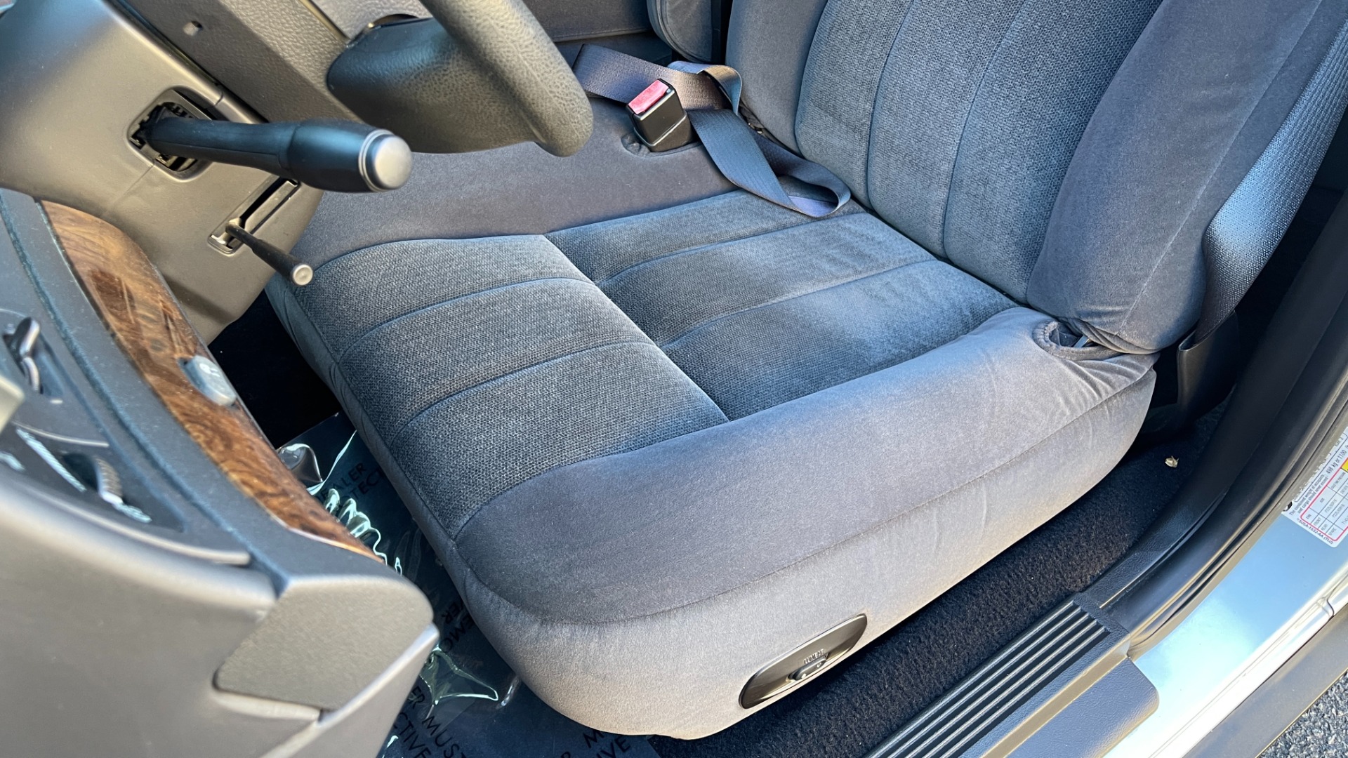 Used 2008 Mercury Grand Marquis GS / KEYLESS ENTRY / 8 WAY DRIVER SEAT / GS CONFIDENCE for sale $11,999 at Formula Imports in Charlotte NC 28227 11