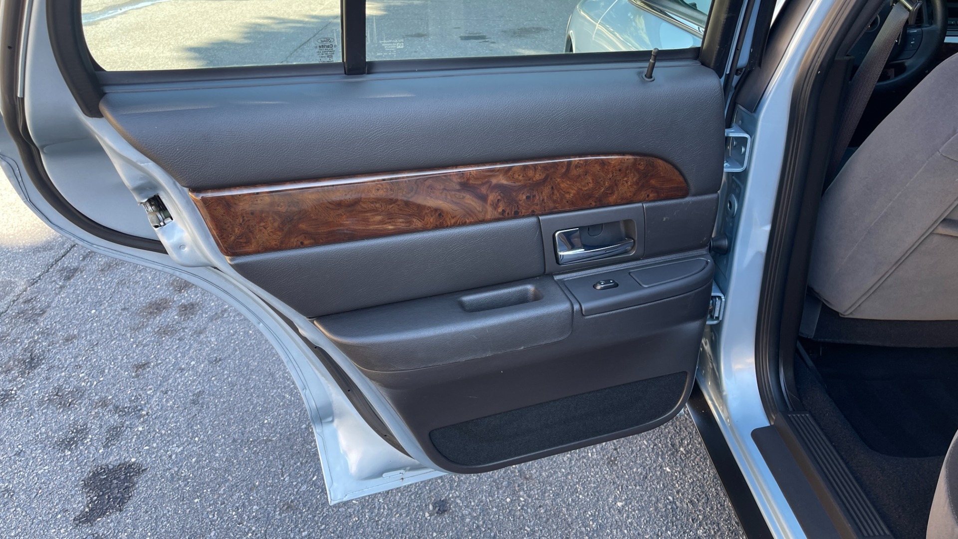 Used 2008 Mercury Grand Marquis GS / KEYLESS ENTRY / 8 WAY DRIVER SEAT / GS CONFIDENCE for sale $11,999 at Formula Imports in Charlotte NC 28227 18