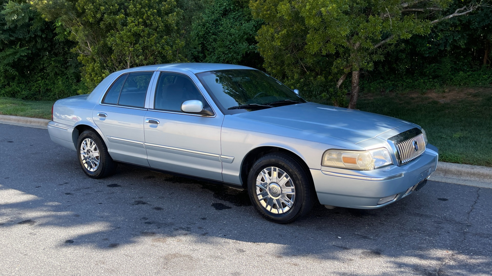 Used 2008 Mercury Grand Marquis GS / KEYLESS ENTRY / 8 WAY DRIVER SEAT / GS CONFIDENCE for sale $11,999 at Formula Imports in Charlotte NC 28227 2