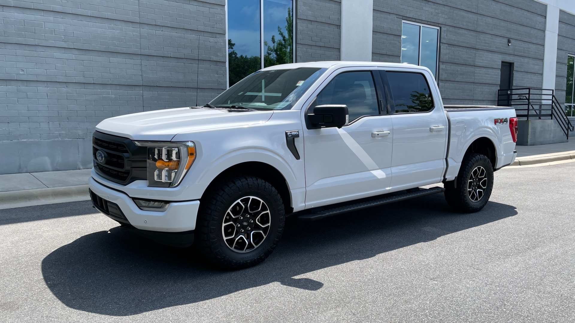 Used 2021 Ford F-150 XLT / 3.5L ECOBOOST / FX4 / MAX TOW PACKAGE for sale Sold at Formula Imports in Charlotte NC 28227 3