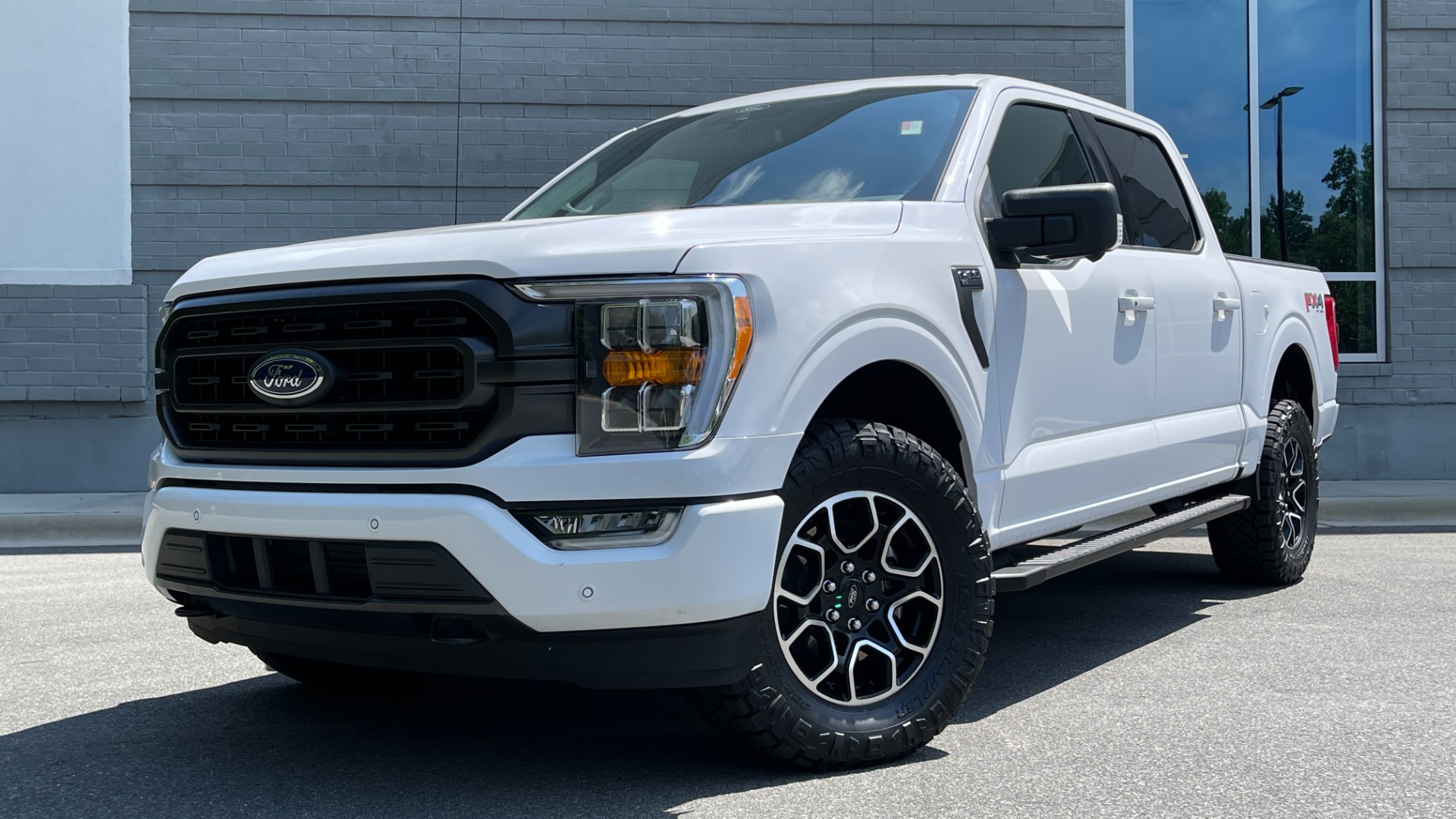 Used 2021 Ford F-150 XLT / 3.5L ECOBOOST / FX4 / MAX TOW PACKAGE for sale Sold at Formula Imports in Charlotte NC 28227 1