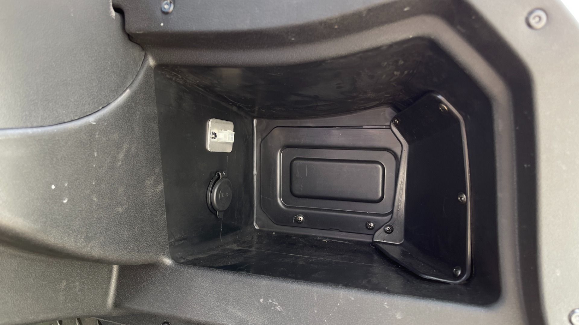 Used 2022 Other V6L LITHIUM 6-SEATER / 25MPH / 105AH LITHIUM BATTERY for sale $12,495 at Formula Imports in Charlotte NC 28227 21