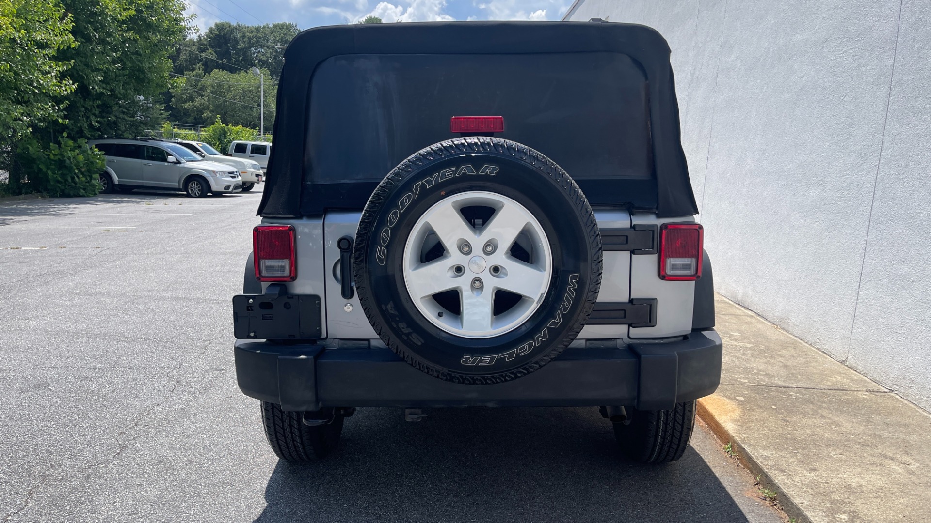 Used 2017 Jeep Wrangler Unlimited Sport S 4X4 / CONNECTIVITY GROUP / SOFT TOP / AUTO for sale Sold at Formula Imports in Charlotte NC 28227 25