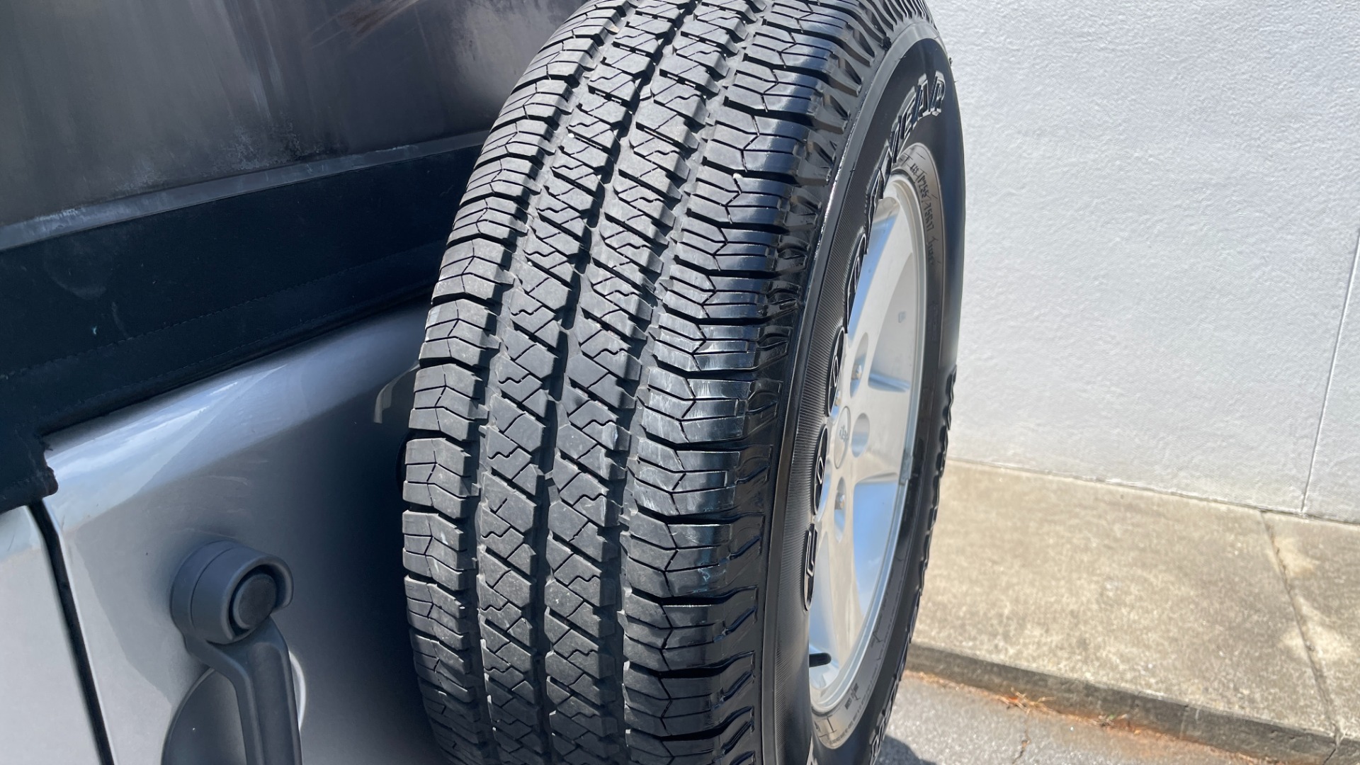 Used 2017 Jeep Wrangler Unlimited Sport S 4X4 / CONNECTIVITY GROUP / SOFT TOP / AUTO for sale $29,995 at Formula Imports in Charlotte NC 28227 30