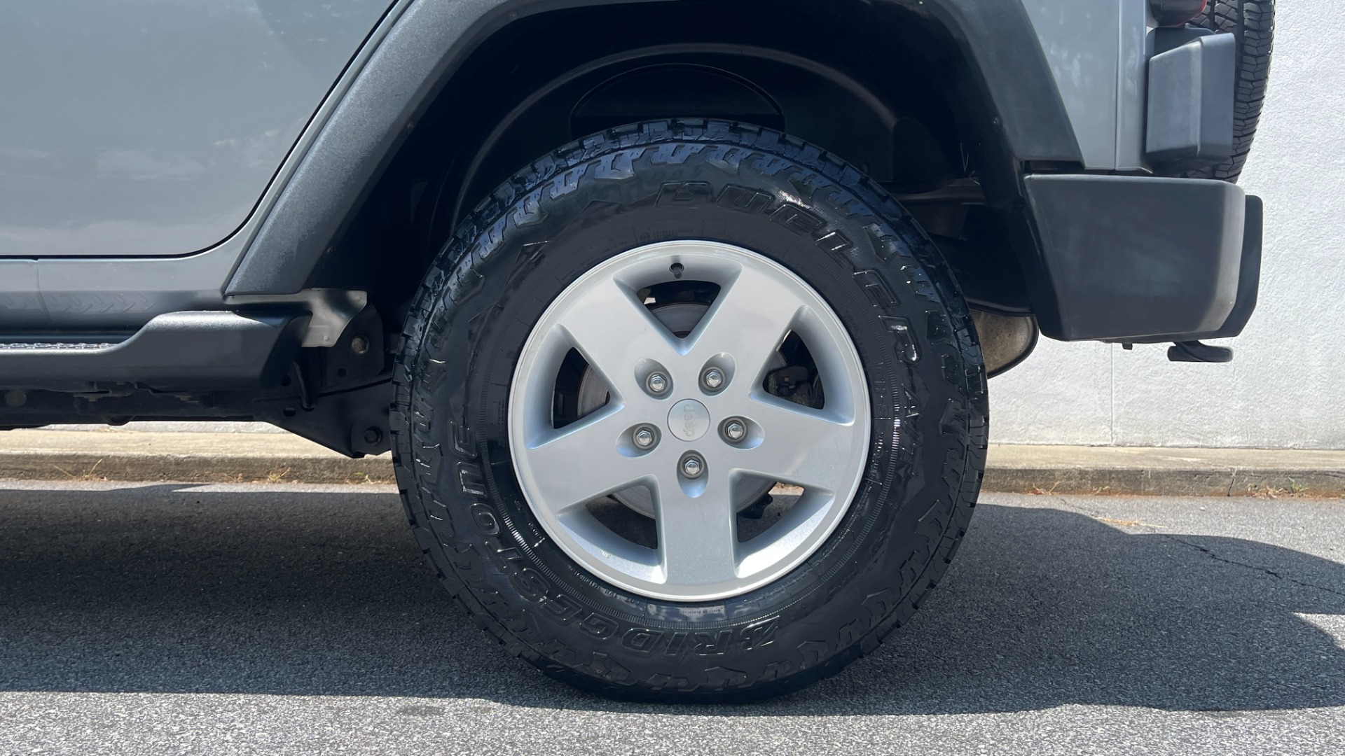 Used 2017 Jeep Wrangler Unlimited Sport S 4X4 / CONNECTIVITY GROUP / SOFT TOP / AUTO for sale $29,995 at Formula Imports in Charlotte NC 28227 41