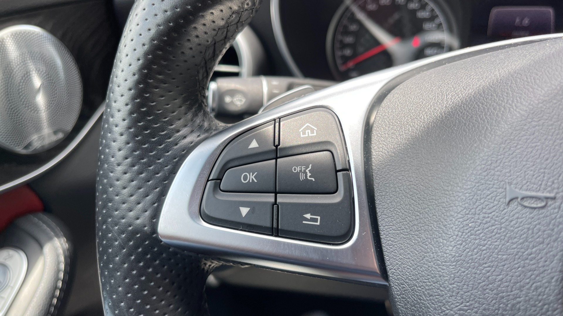 Used 2016 Mercedes-Benz C-Class C 450 AMG / AMBIENT LIGHTING / PREMIUM 2 / DARK WOOD TRIM / RED LEATHER for sale $37,499 at Formula Imports in Charlotte NC 28227 20