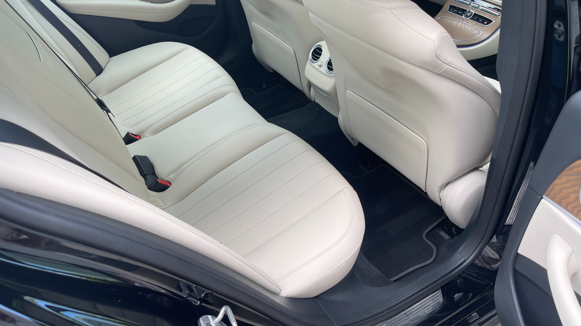 Used 2020 Mercedes-Benz E-Class E 350 / 4MATIC / AMG LINE / BURMESTER SOUND / PANORAMIC ROOF for sale Sold at Formula Imports in Charlotte NC 28227 11