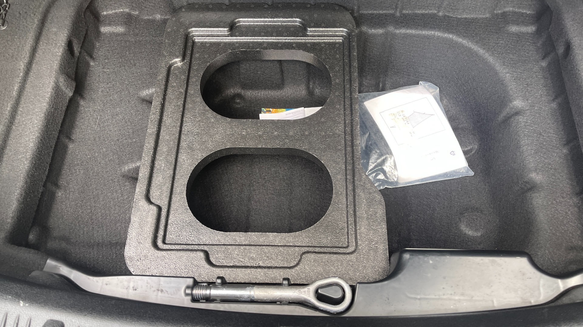 Used 2020 Mercedes-Benz E-Class E 350 / 4MATIC / AMG LINE / BURMESTER SOUND / PANORAMIC ROOF for sale Sold at Formula Imports in Charlotte NC 28227 17