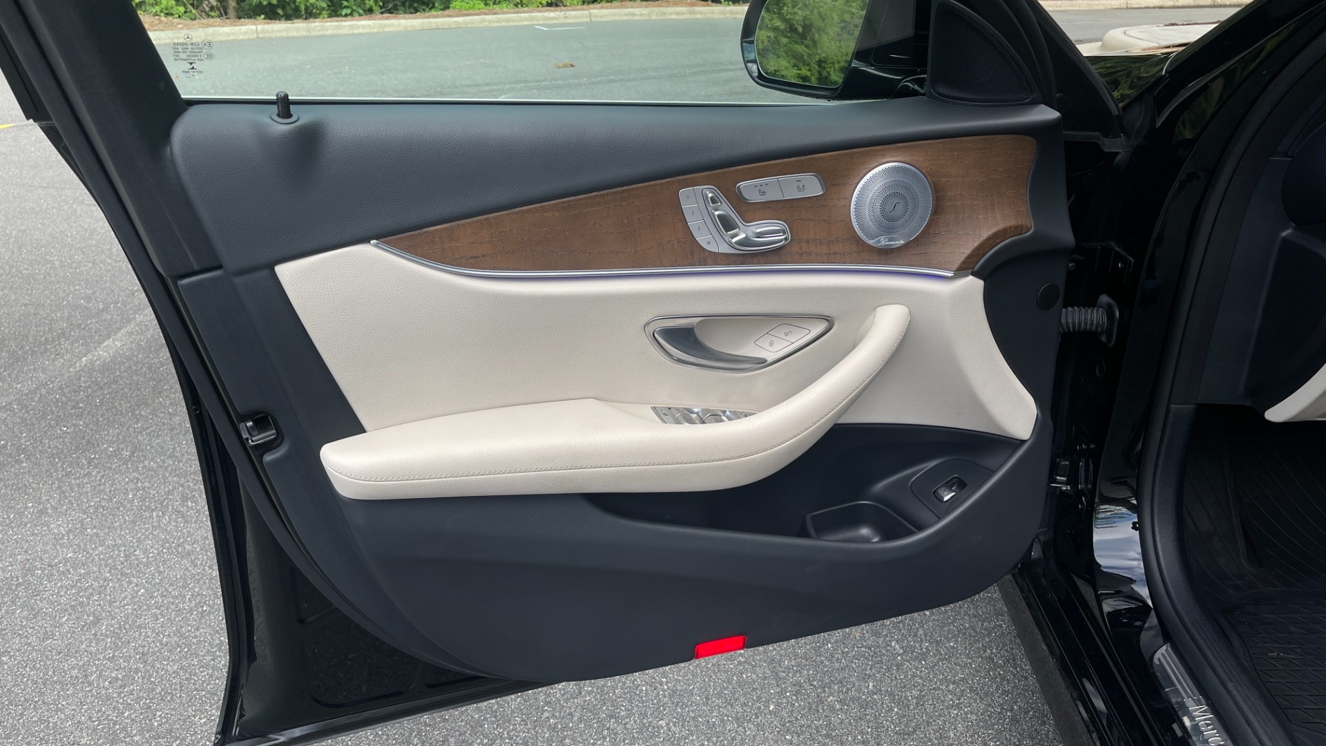 Used 2020 Mercedes-Benz E-Class E 350 / 4MATIC / AMG LINE / BURMESTER SOUND / PANORAMIC ROOF for sale Sold at Formula Imports in Charlotte NC 28227 27