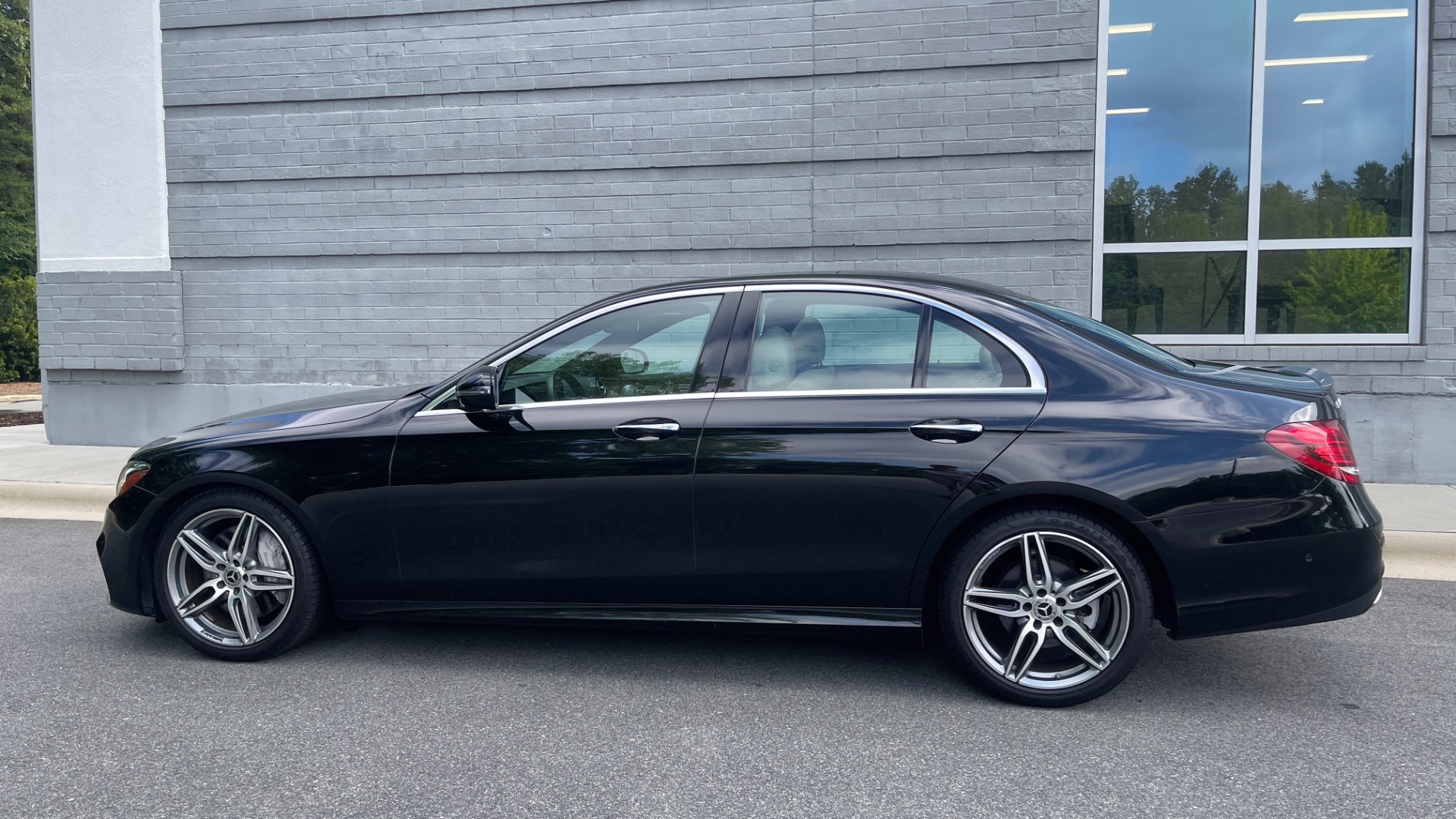 Used 2020 Mercedes-Benz E-Class E 350 / 4MATIC / AMG LINE / BURMESTER SOUND / PANORAMIC ROOF for sale Sold at Formula Imports in Charlotte NC 28227 3