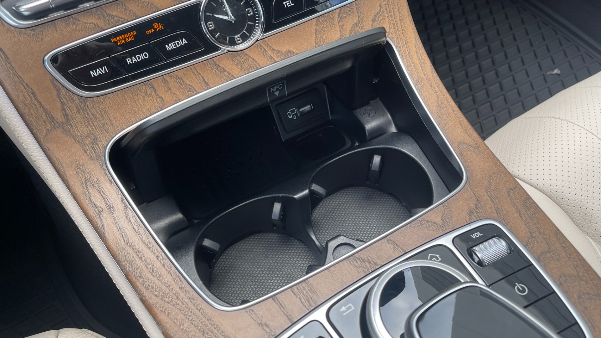 Used 2020 Mercedes-Benz E-Class E 350 / 4MATIC / AMG LINE / BURMESTER SOUND / PANORAMIC ROOF for sale Sold at Formula Imports in Charlotte NC 28227 37