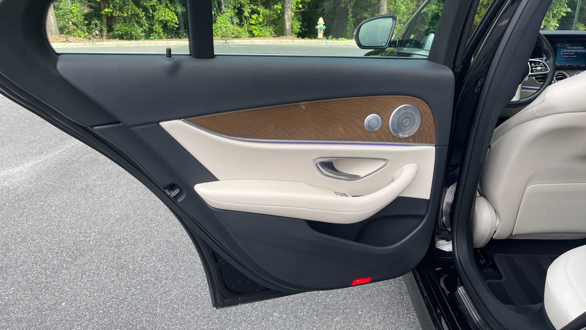 Used 2020 Mercedes-Benz E-Class E 350 / 4MATIC / AMG LINE / BURMESTER SOUND / PANORAMIC ROOF for sale Sold at Formula Imports in Charlotte NC 28227 42