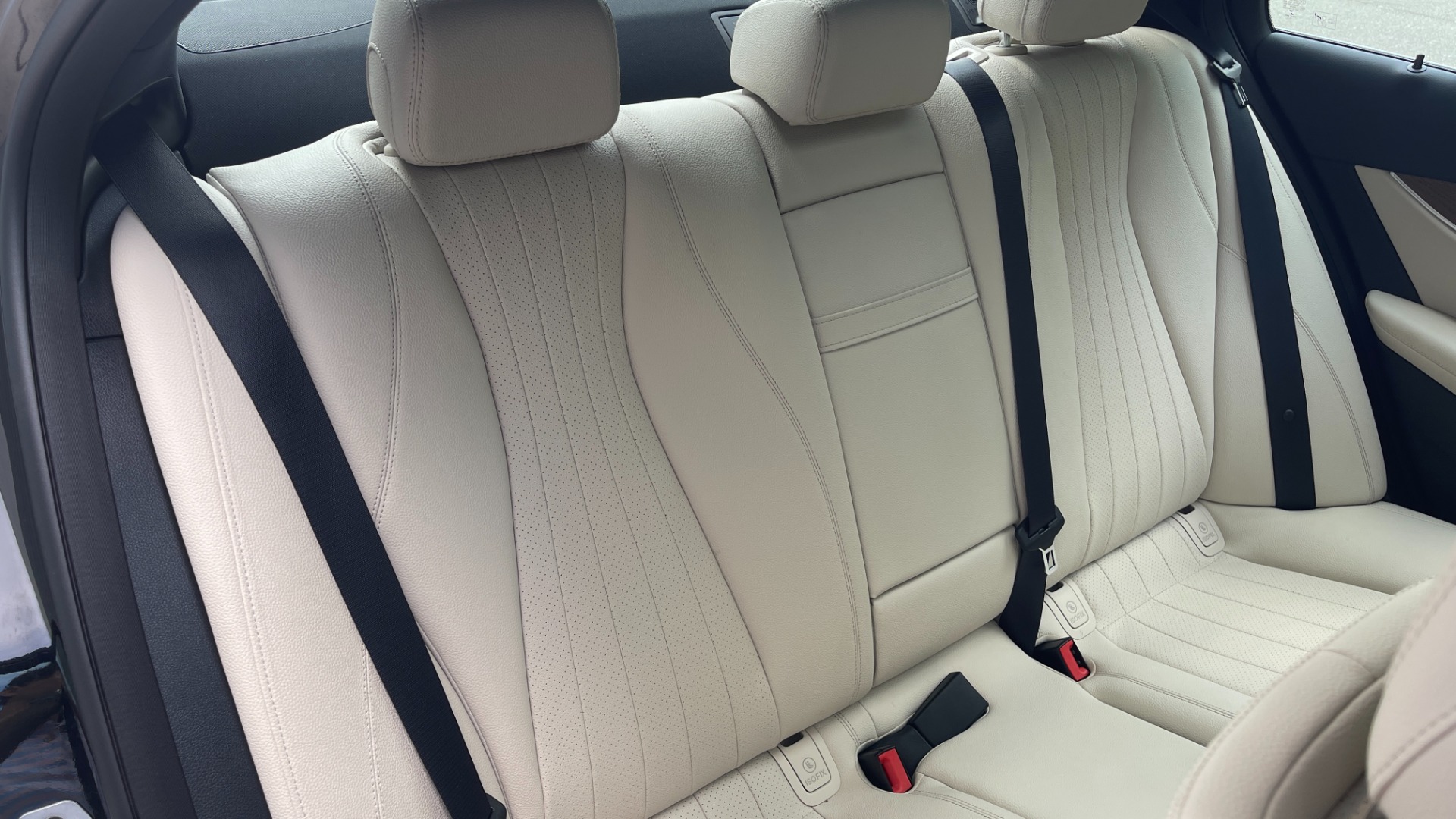 Used 2020 Mercedes-Benz E-Class E 350 / 4MATIC / AMG LINE / BURMESTER SOUND / PANORAMIC ROOF for sale Sold at Formula Imports in Charlotte NC 28227 45