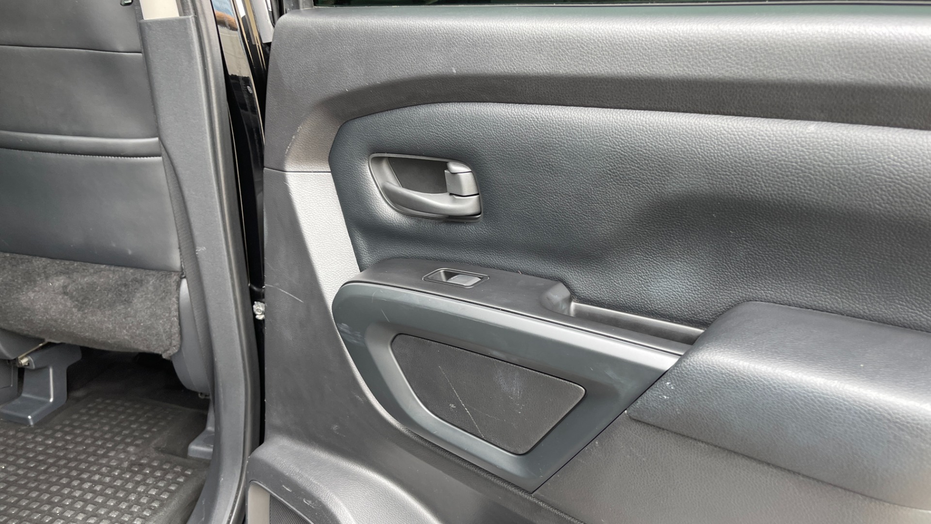 Used 2018 Nissan Titan S for sale Sold at Formula Imports in Charlotte NC 28227 11