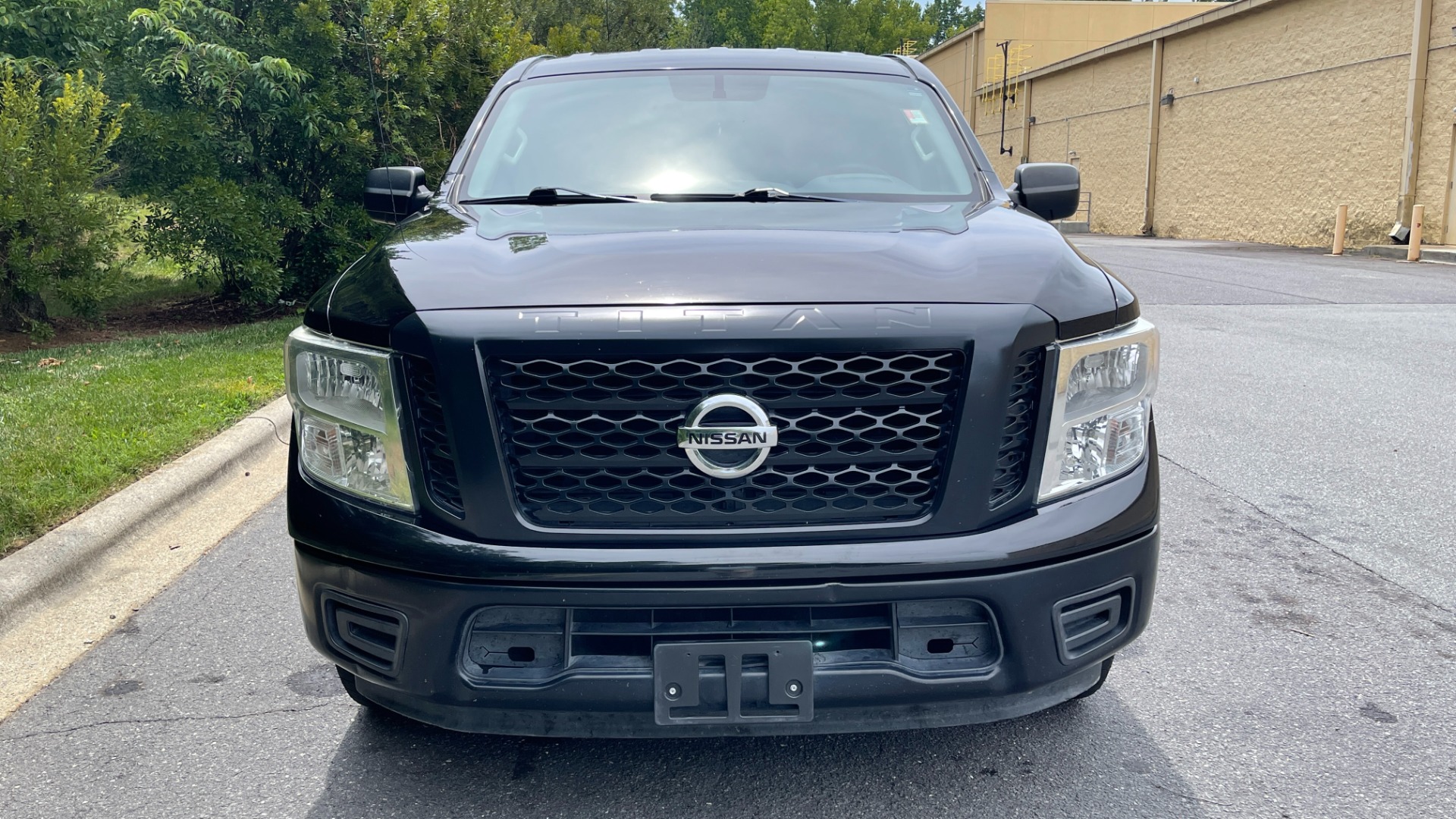 Used 2018 Nissan Titan S for sale Sold at Formula Imports in Charlotte NC 28227 2