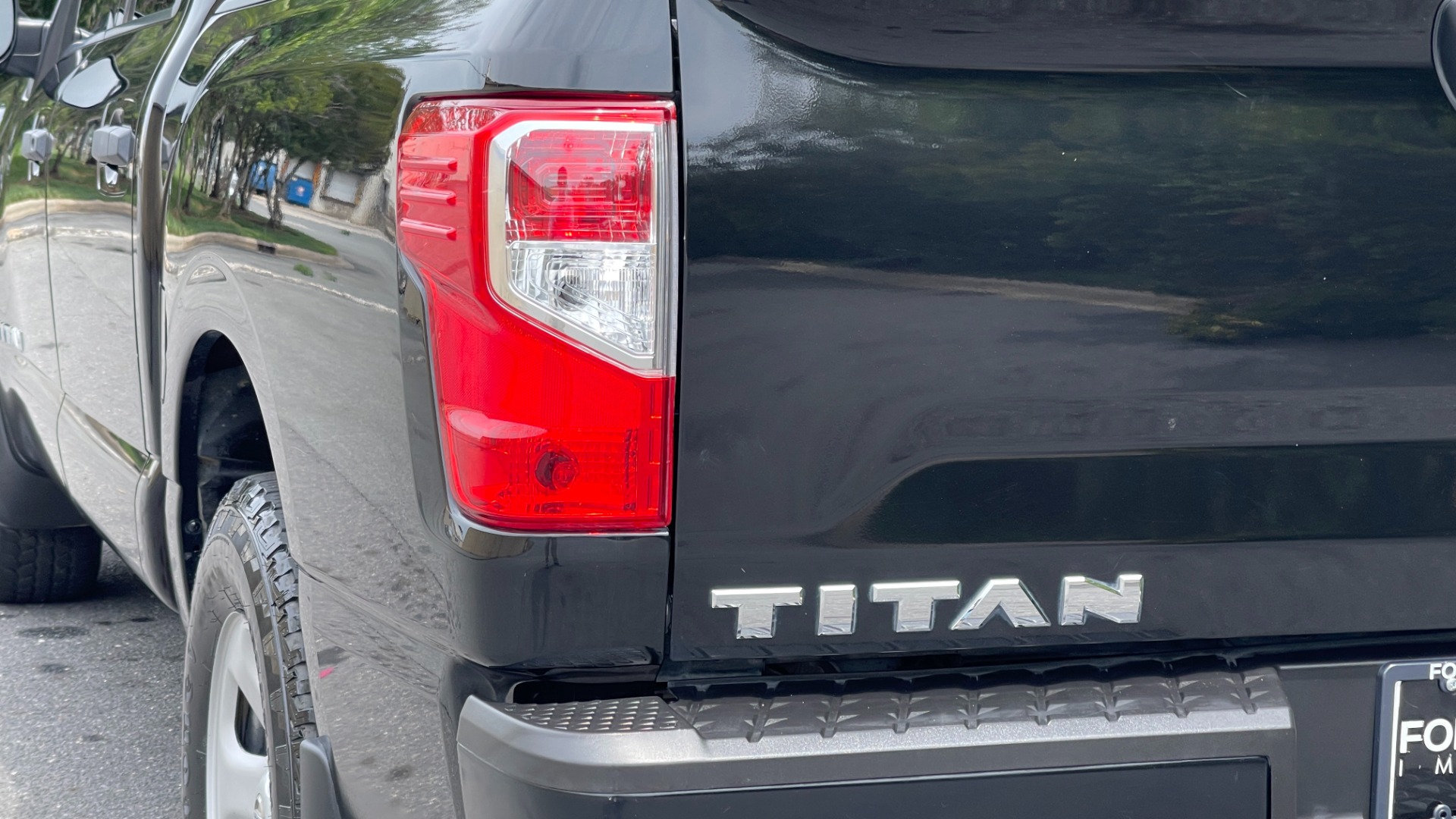 Used 2018 Nissan Titan S for sale Sold at Formula Imports in Charlotte NC 28227 25