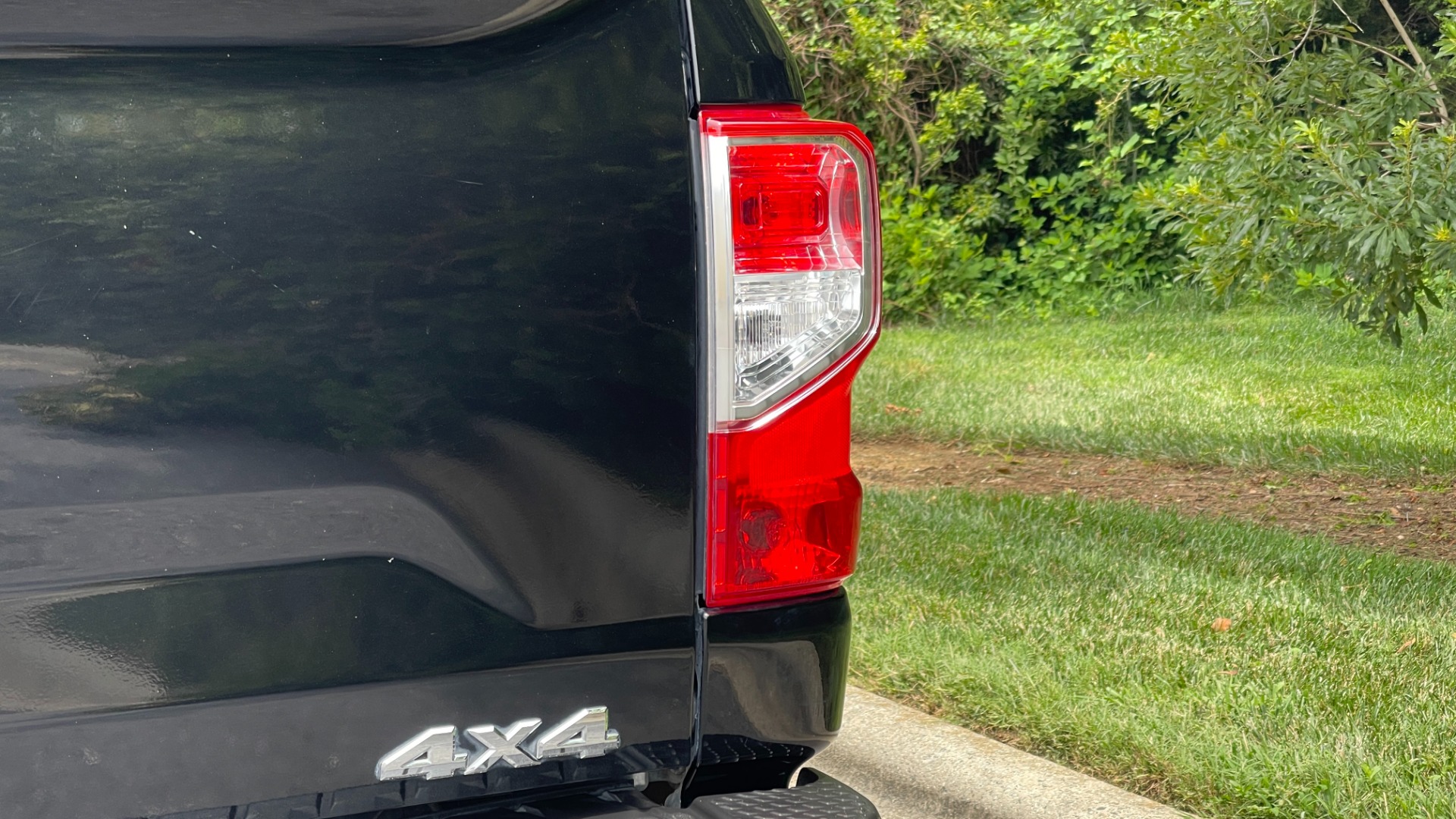 Used 2018 Nissan Titan S for sale Sold at Formula Imports in Charlotte NC 28227 26