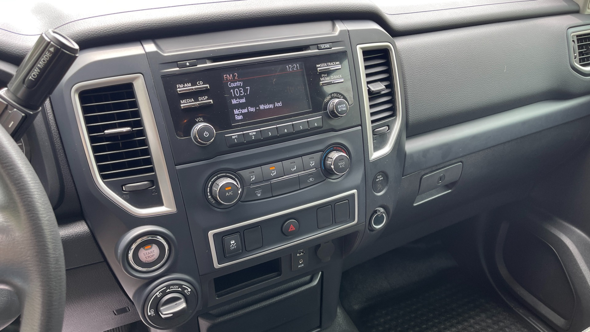 Used 2018 Nissan Titan S for sale $30,995 at Formula Imports in Charlotte NC 28227 38