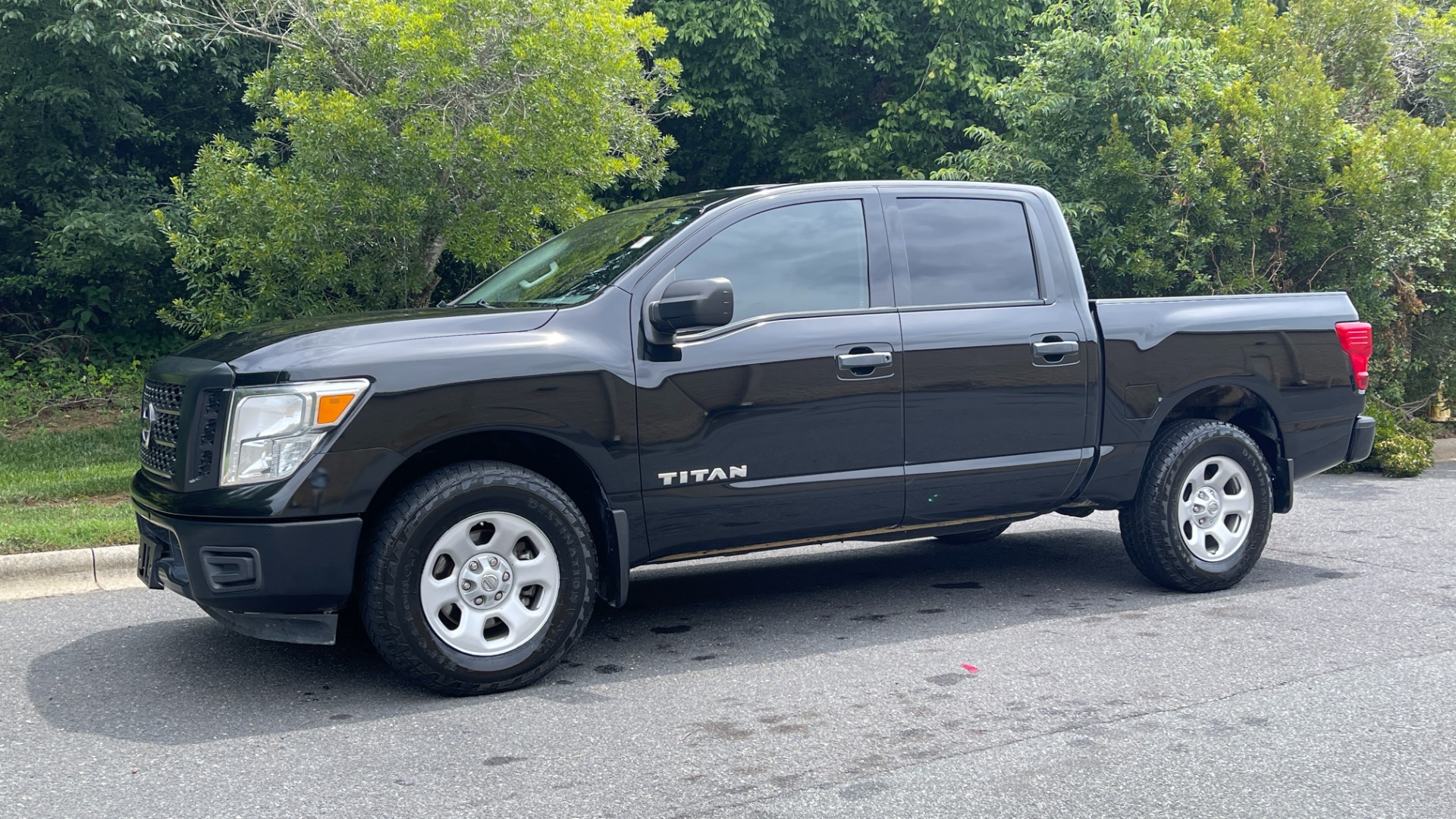 Used 2018 Nissan Titan S for sale Sold at Formula Imports in Charlotte NC 28227 4