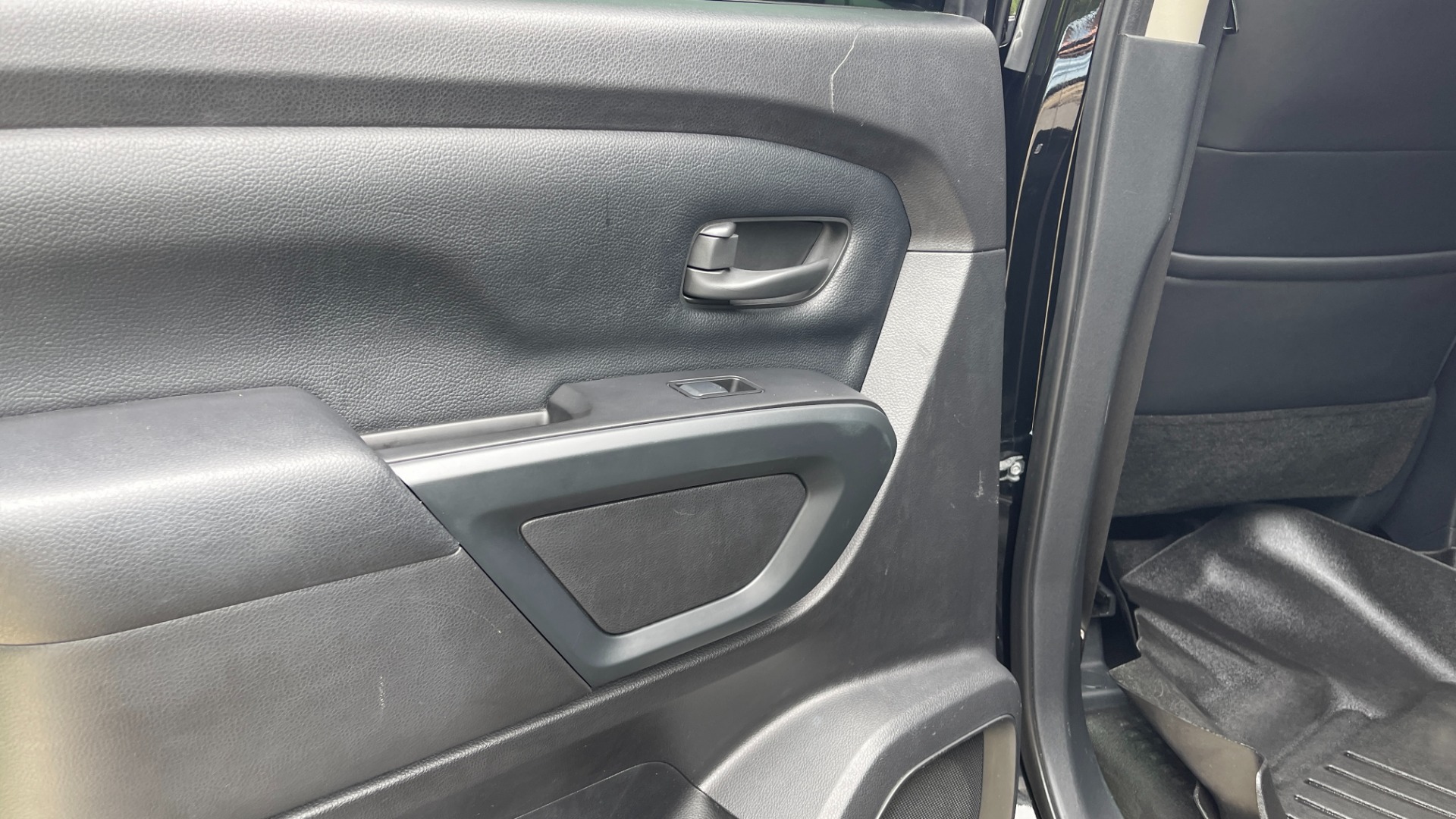 Used 2018 Nissan Titan S for sale Sold at Formula Imports in Charlotte NC 28227 43