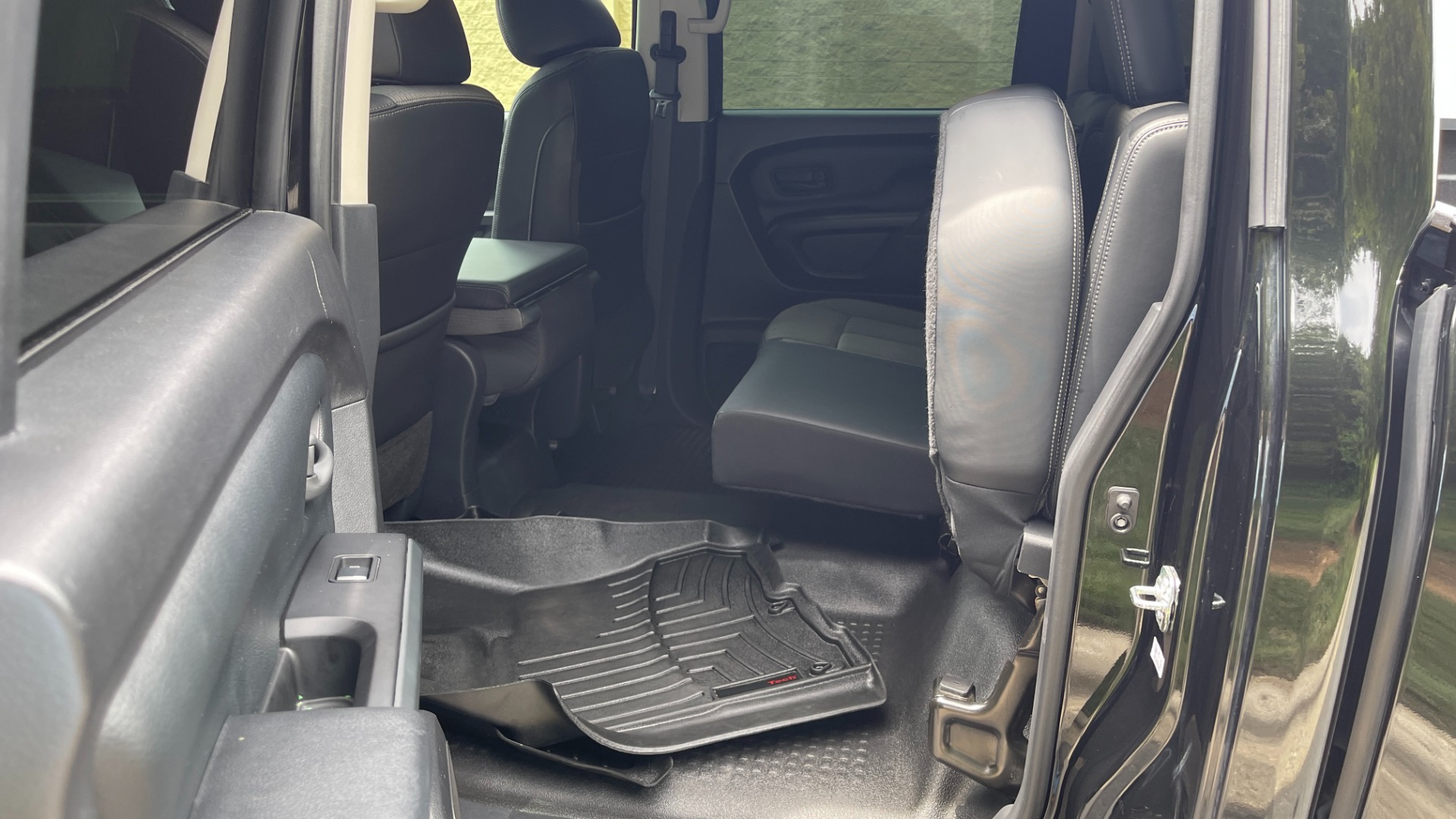 Used 2018 Nissan Titan S for sale $30,995 at Formula Imports in Charlotte NC 28227 44