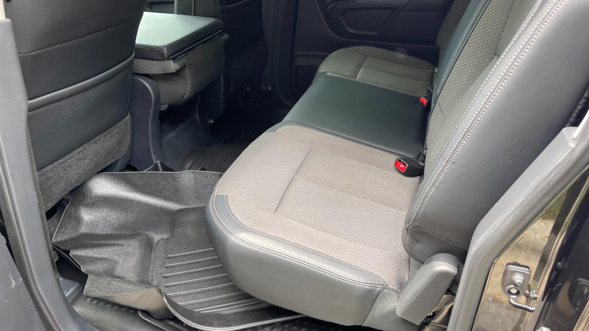 Used 2018 Nissan Titan S for sale Sold at Formula Imports in Charlotte NC 28227 45