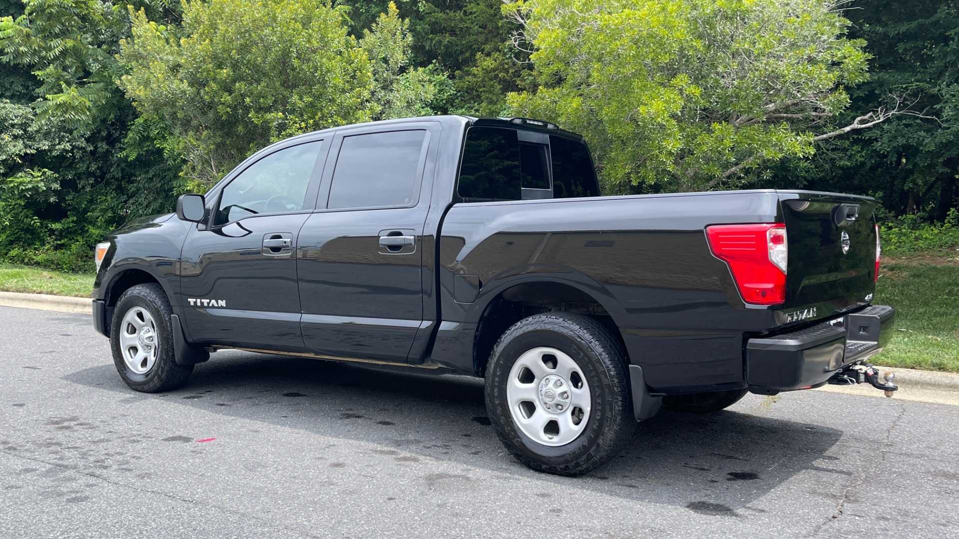 Used 2018 Nissan Titan S for sale Sold at Formula Imports in Charlotte NC 28227 5
