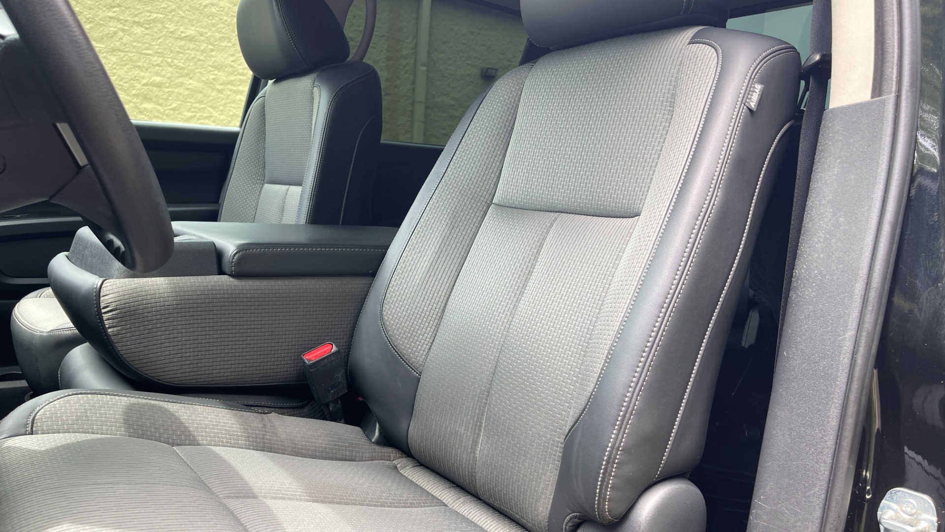 Used 2018 Nissan Titan S for sale $30,995 at Formula Imports in Charlotte NC 28227 9