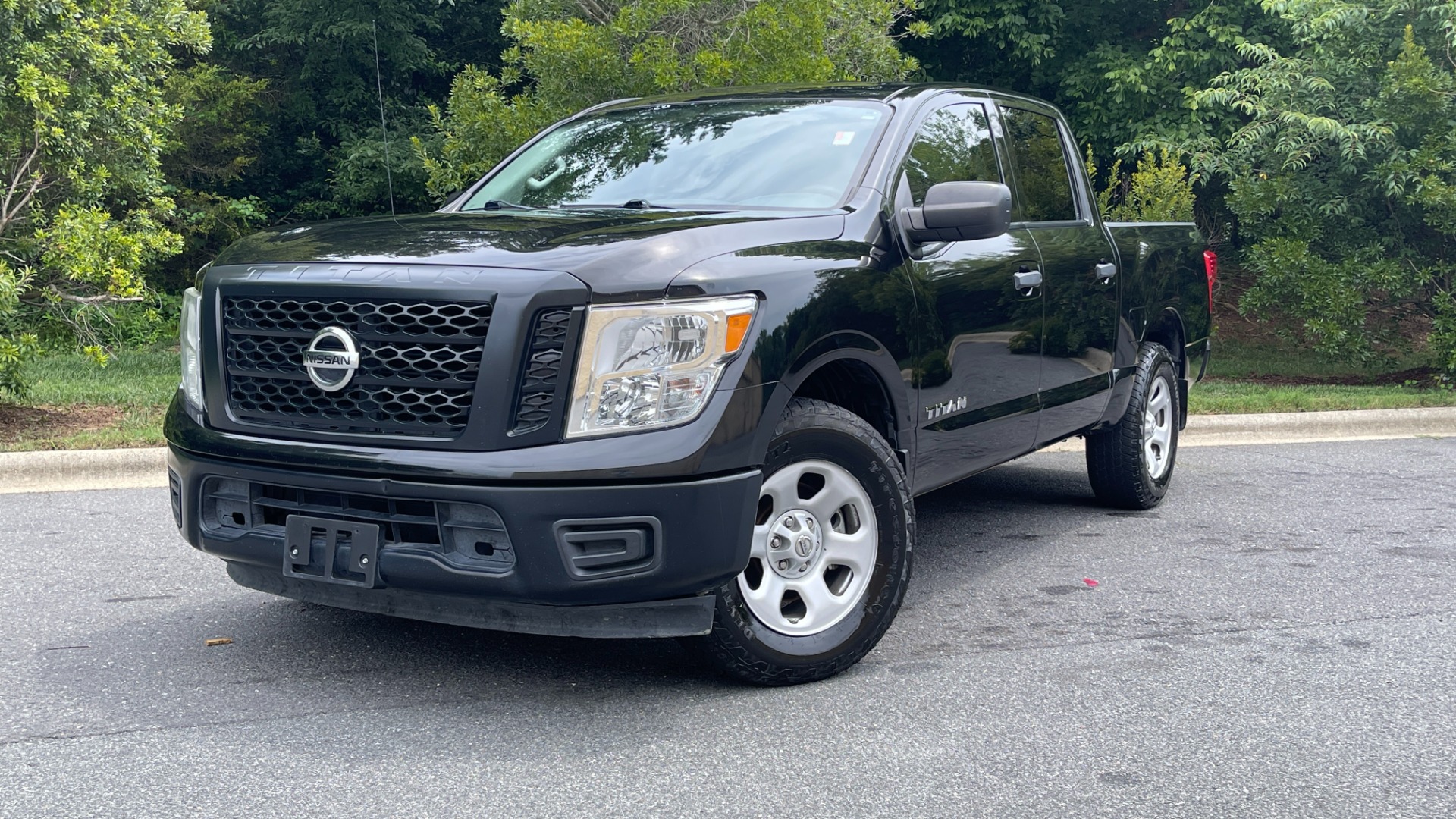 Used 2018 Nissan Titan S for sale Sold at Formula Imports in Charlotte NC 28227 1
