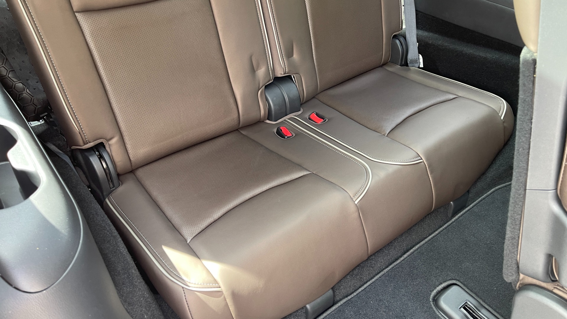 Used 2016 INFINITI QX60 AWD / DVD / 3RD ROW SEATS / DELUXE TECH for sale Sold at Formula Imports in Charlotte NC 28227 16
