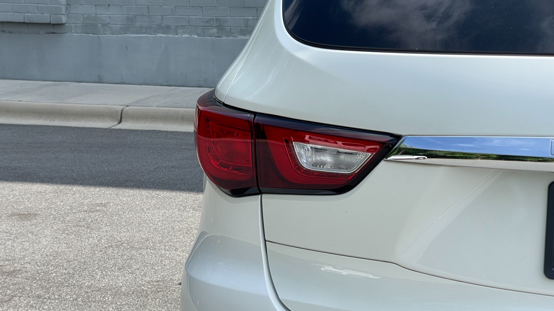Used 2016 INFINITI QX60 AWD / DVD / 3RD ROW SEATS / DELUXE TECH for sale Sold at Formula Imports in Charlotte NC 28227 21
