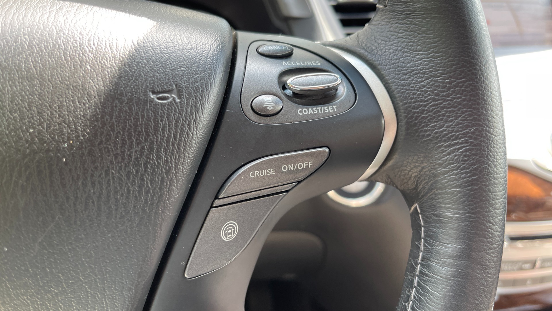 Used 2016 INFINITI QX60 AWD / DVD / 3RD ROW SEATS / DELUXE TECH for sale Sold at Formula Imports in Charlotte NC 28227 30