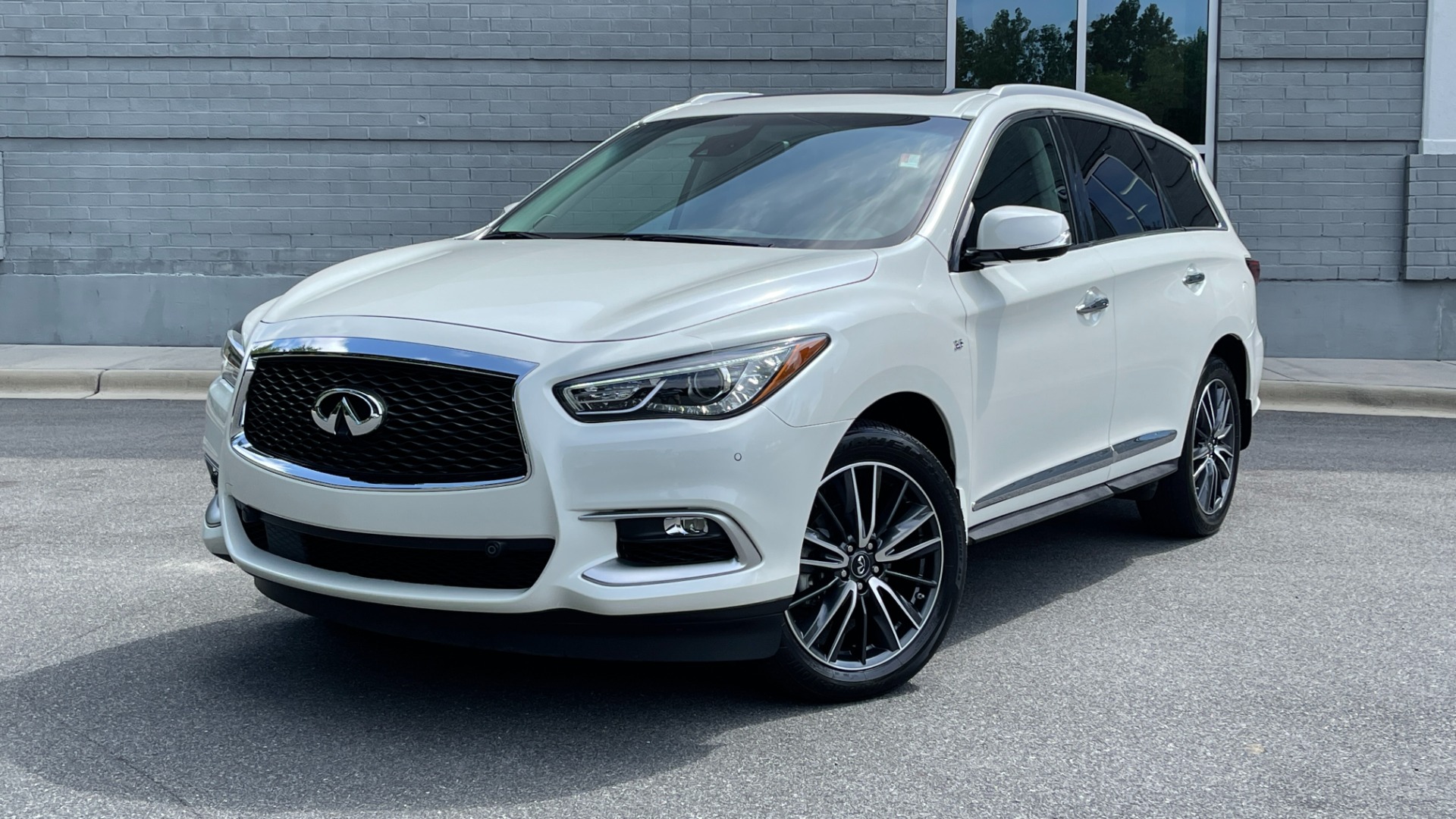 Used 2016 INFINITI QX60 AWD / DVD / 3RD ROW SEATS / DELUXE TECH for sale Sold at Formula Imports in Charlotte NC 28227 1